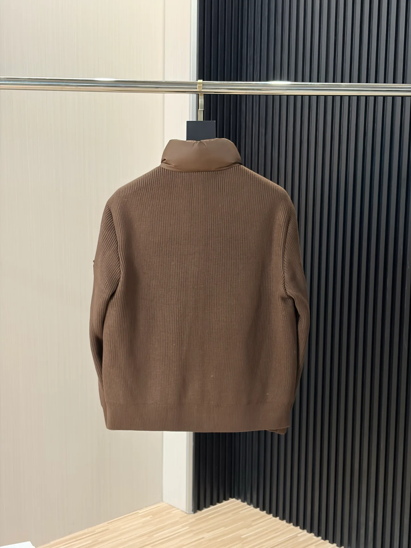Куртки И Пуховики Женские Moncler 18391736