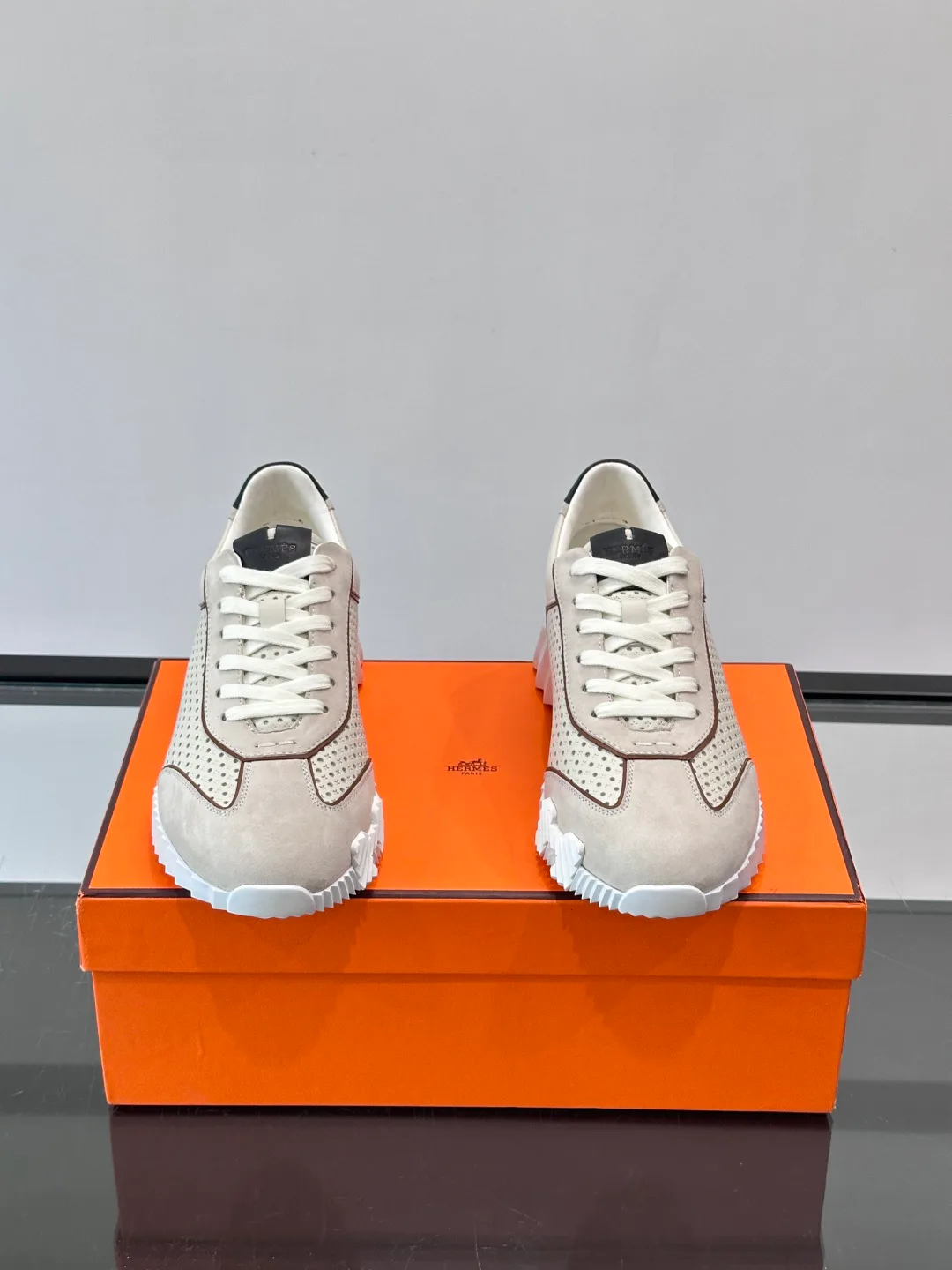 Кроссовки Женские Hermes 18118574