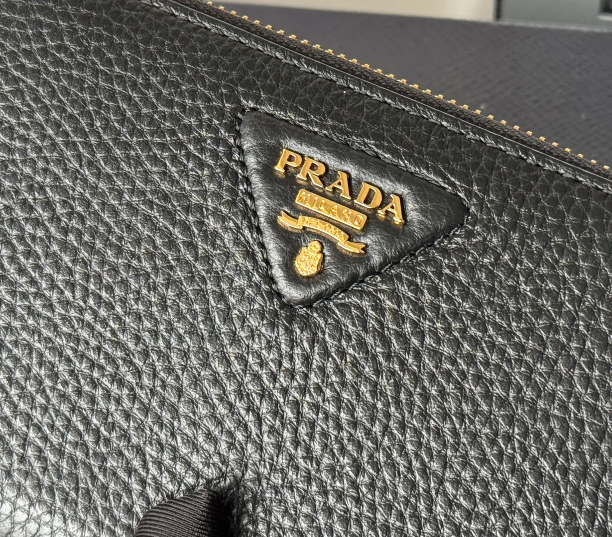 Клатчи Женские Prada 18000077