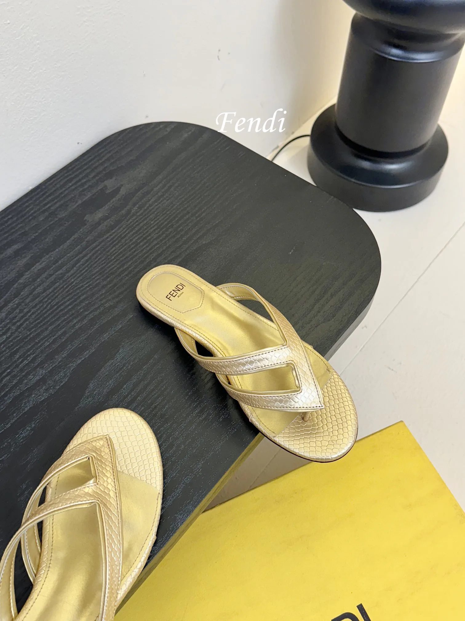 Шлепанцы Женские Fendi 11442