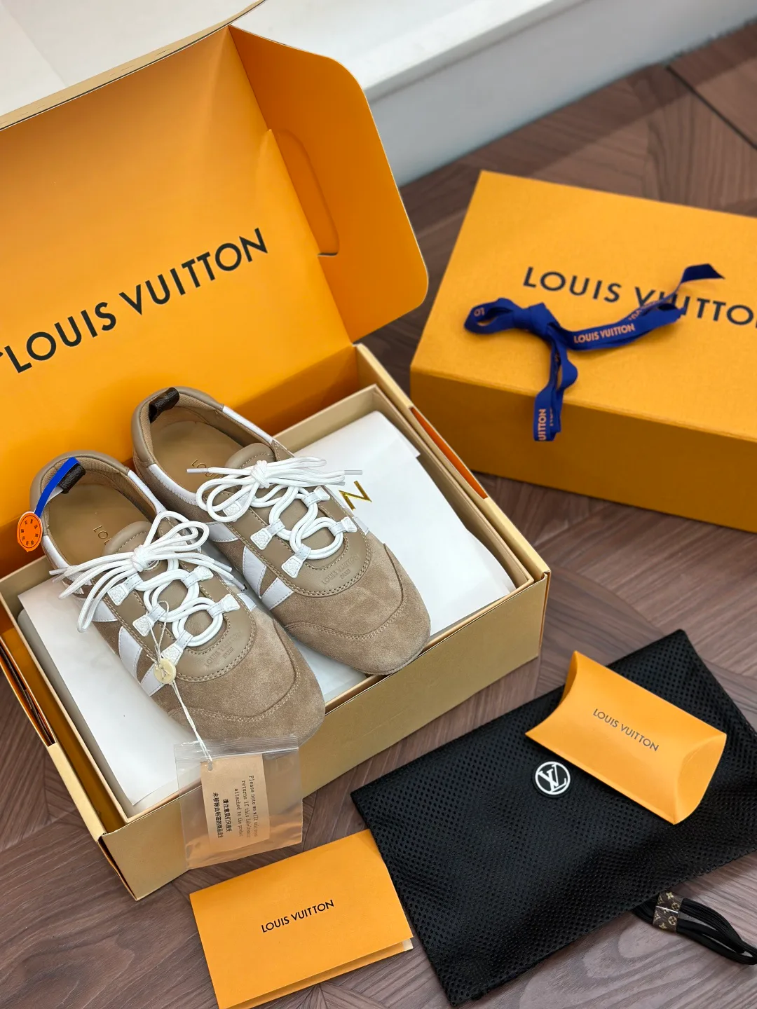 Кроссовки Женские Louis Vuitton 19480031