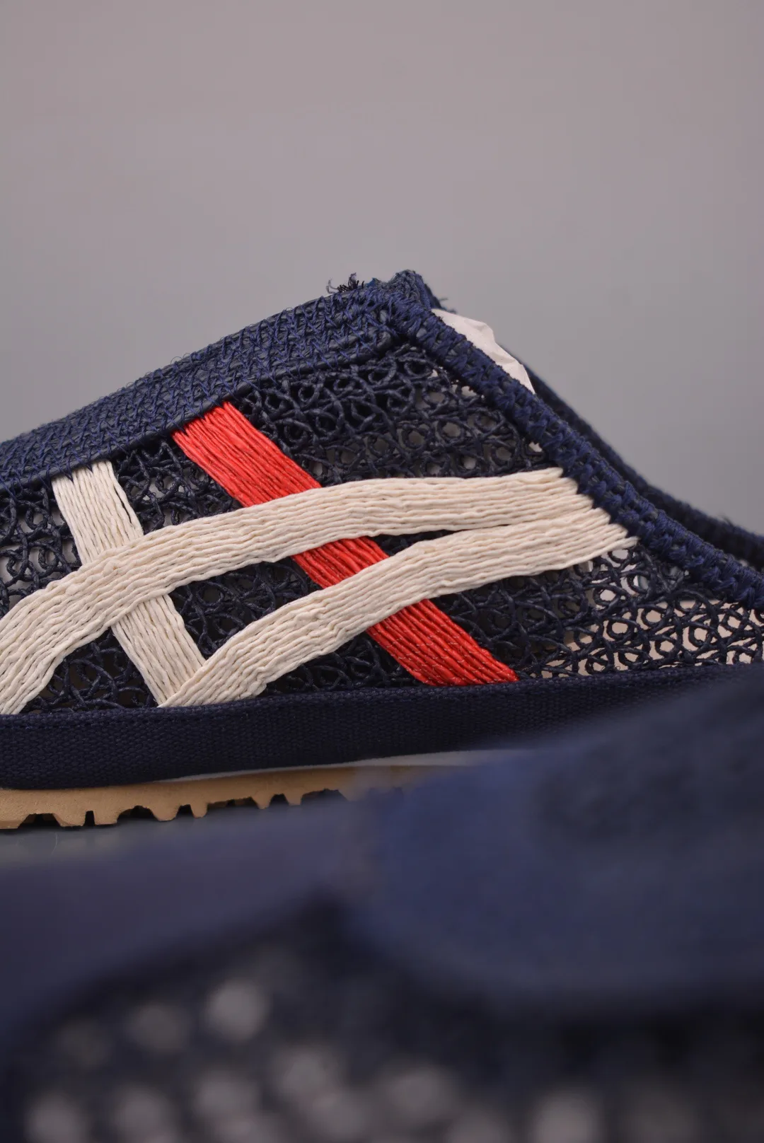 Кроссовки Женские Asics 17182621
