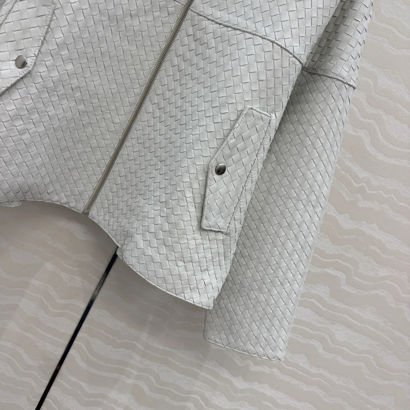 Кожаные Куртки И Дублёнки Женские Bottega Veneta 18890995