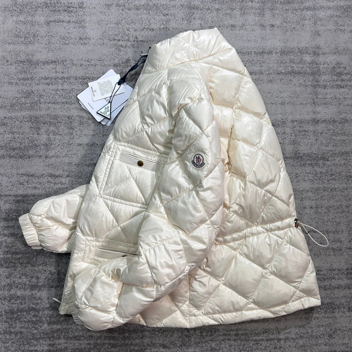 Куртки И Пуховики Женские Moncler 19039338