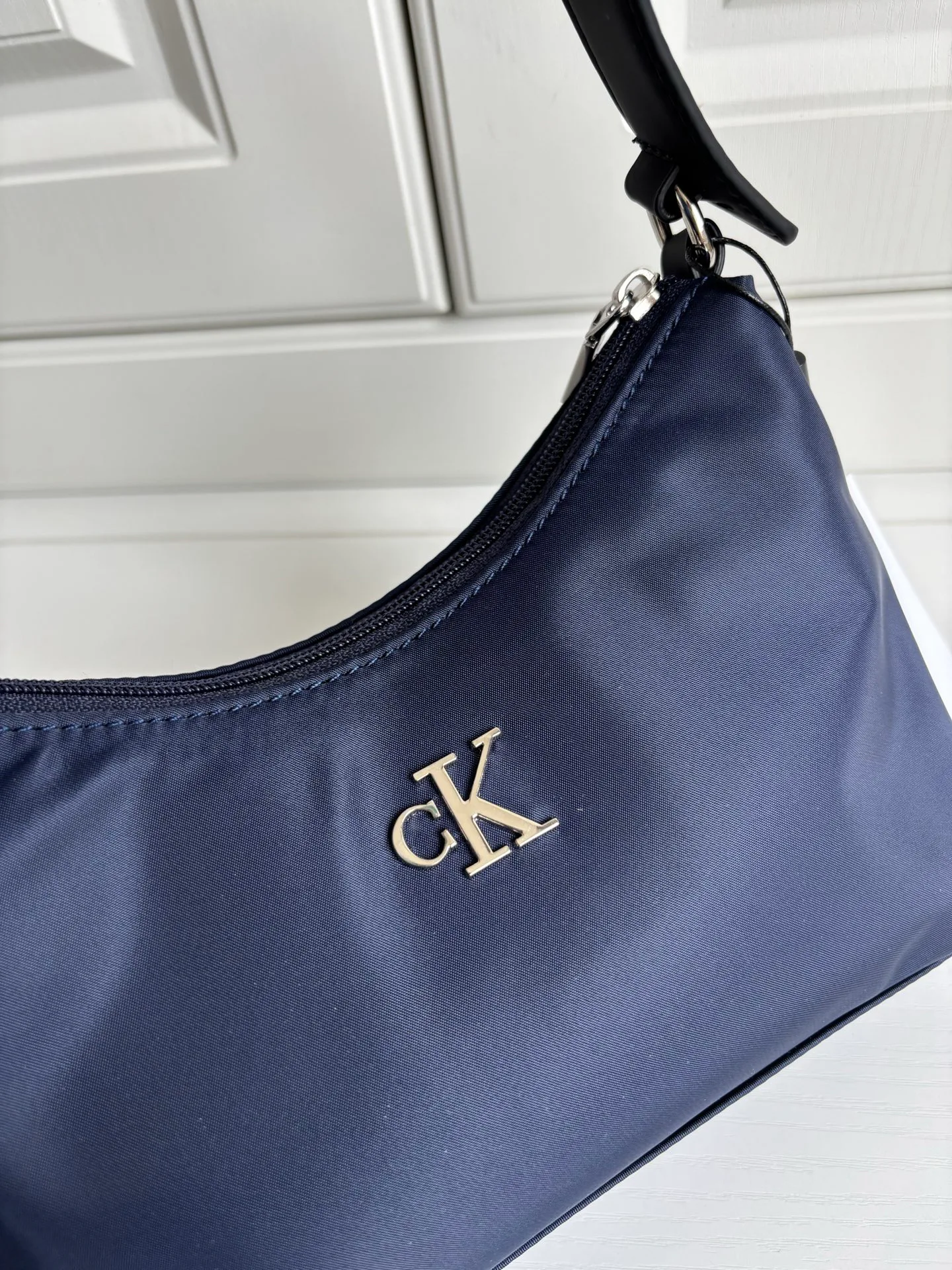 Сумки На Ремне Женские Calvin Klein 347307