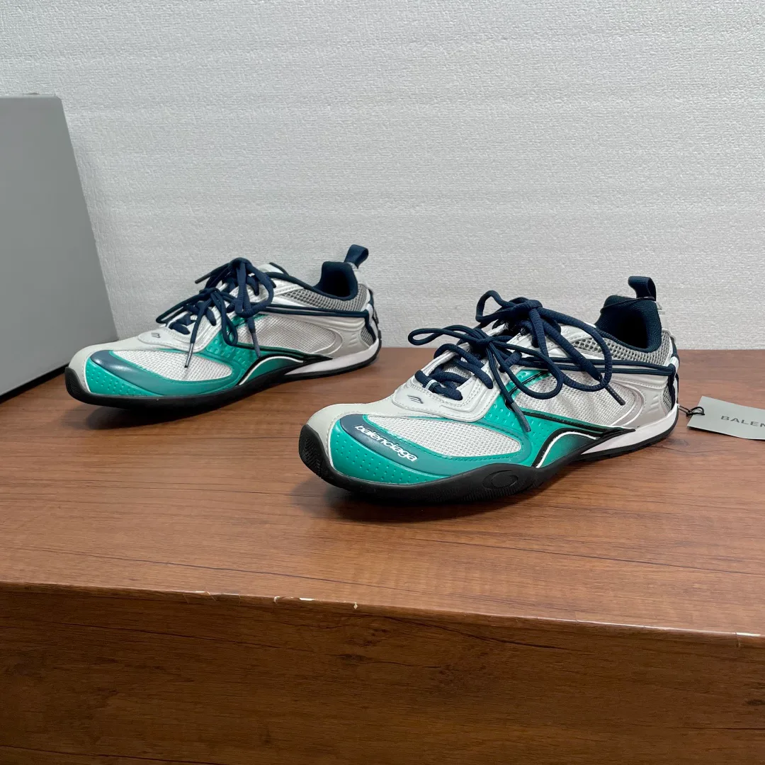 Кроссовки Женские Balenciaga 18626404