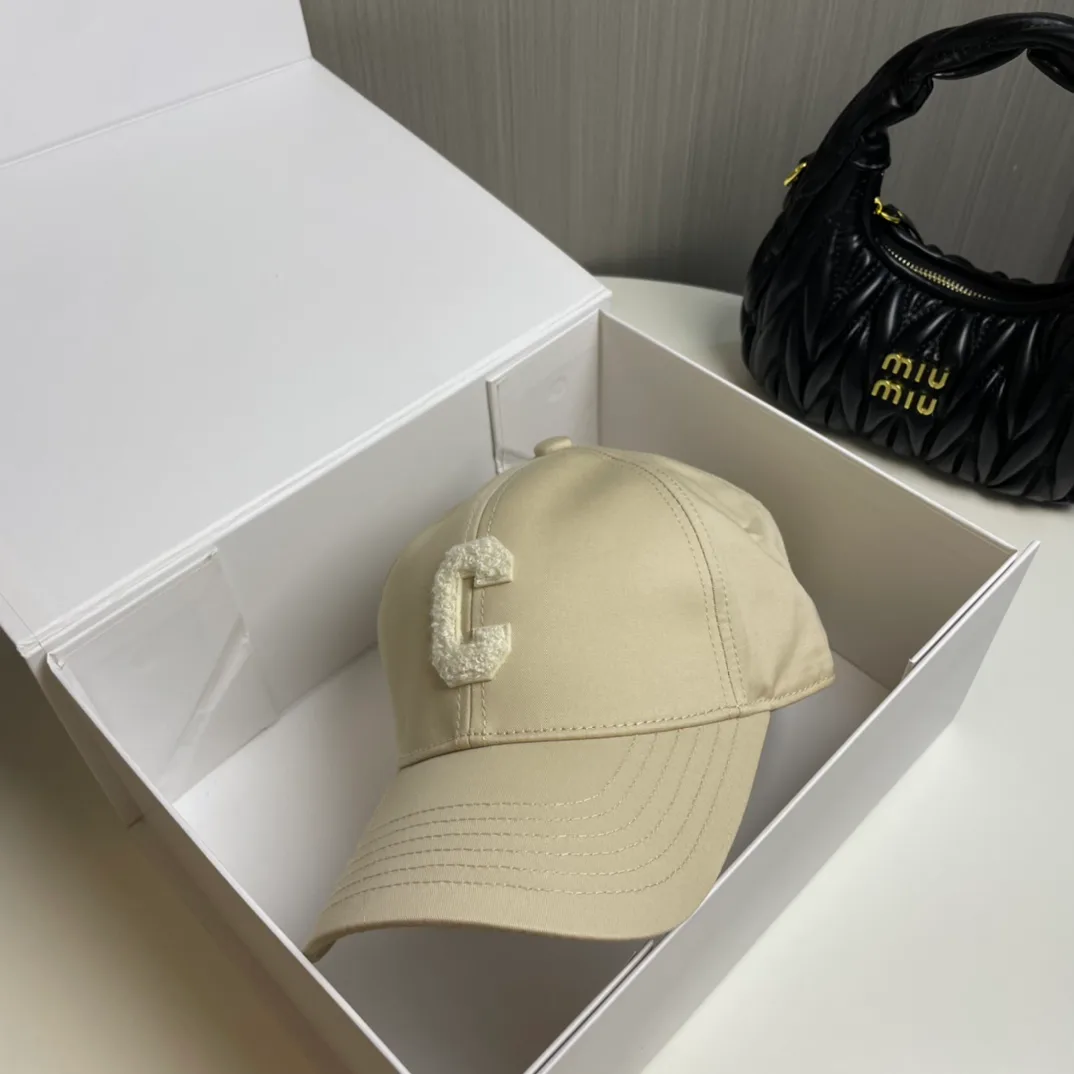 Головные Уборы Celine 13294328