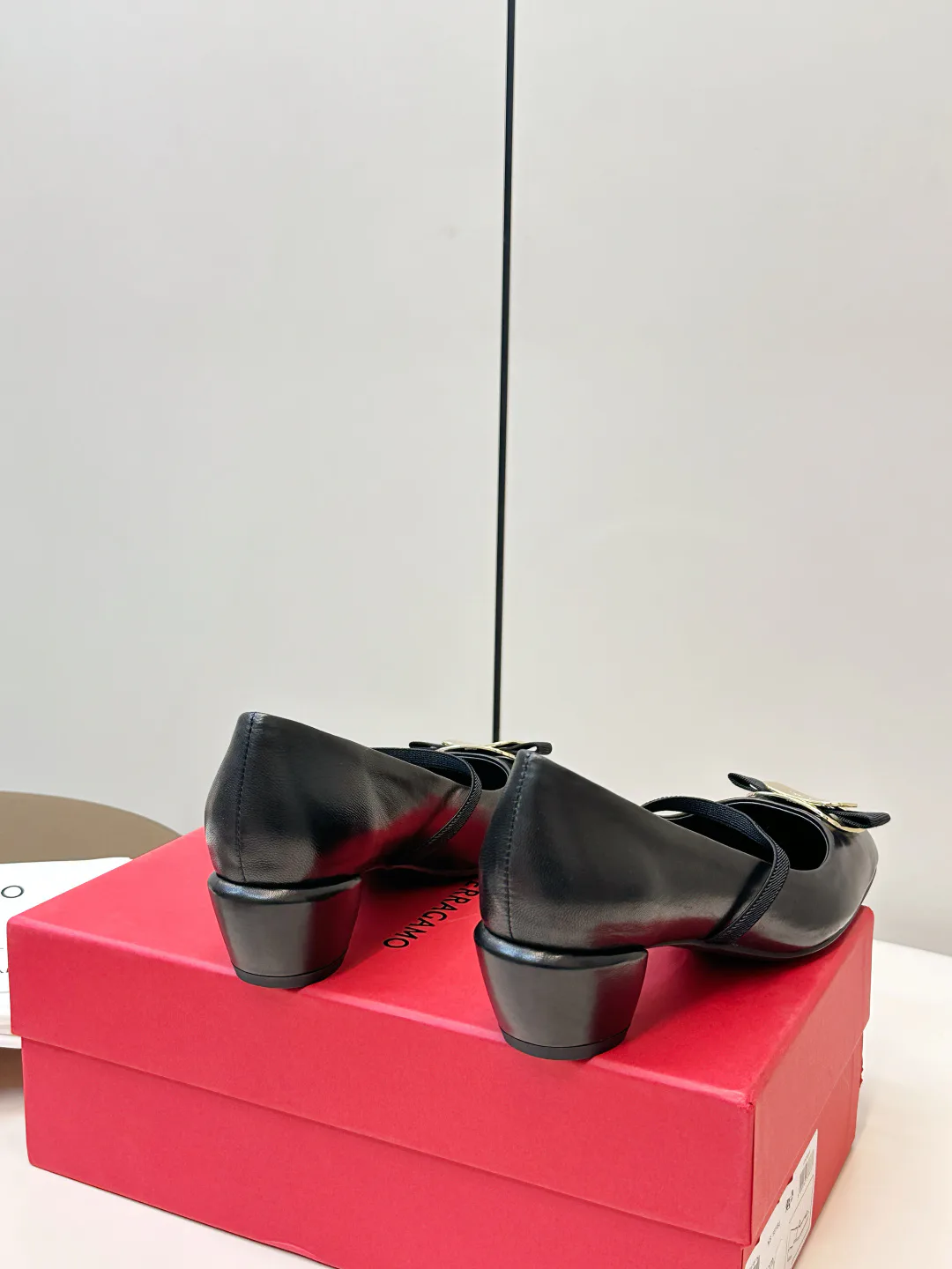 Туфли Женские Salvatore Ferragamo 11668914