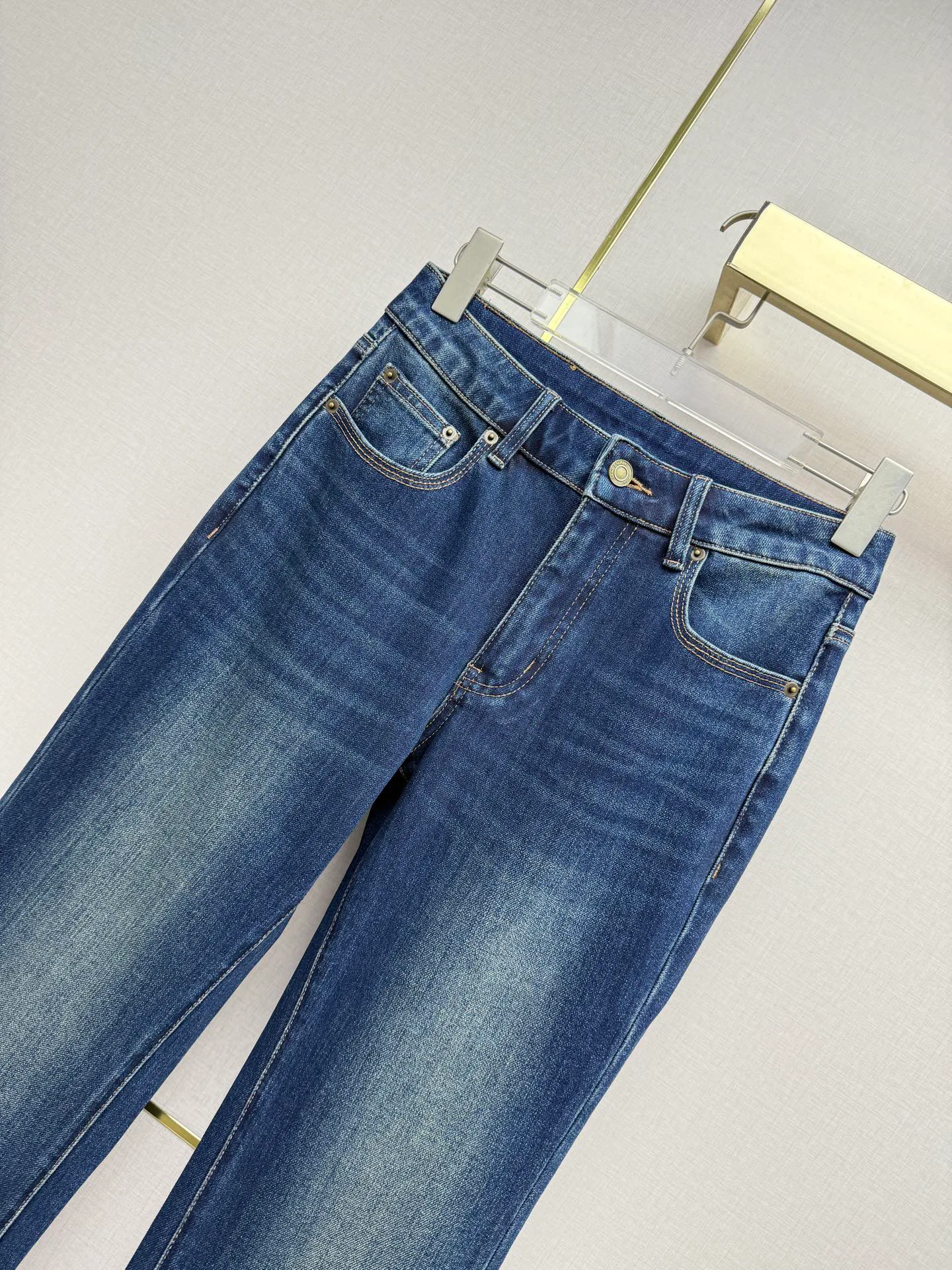 Джинсы Женские Saint Laurent 19393590