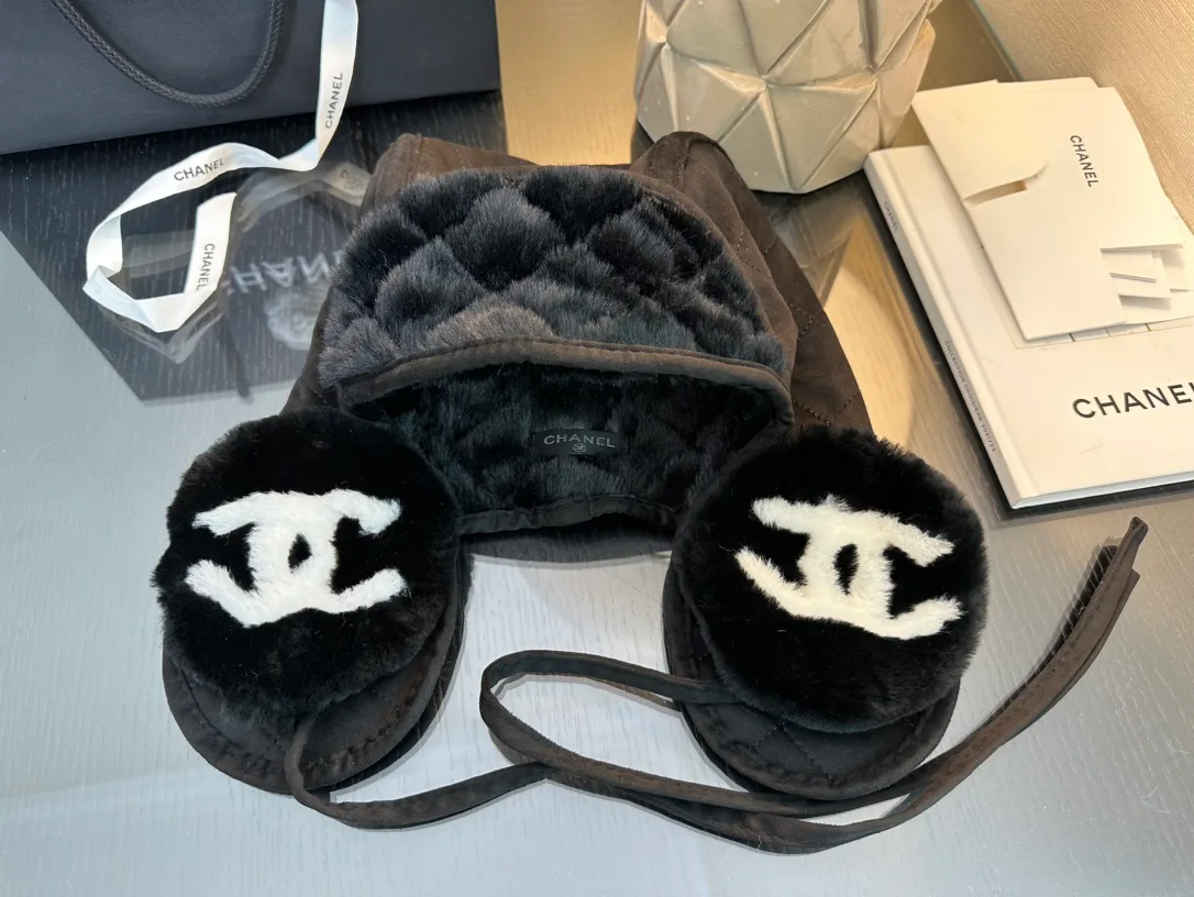 Головные Уборы Chanel 18347637