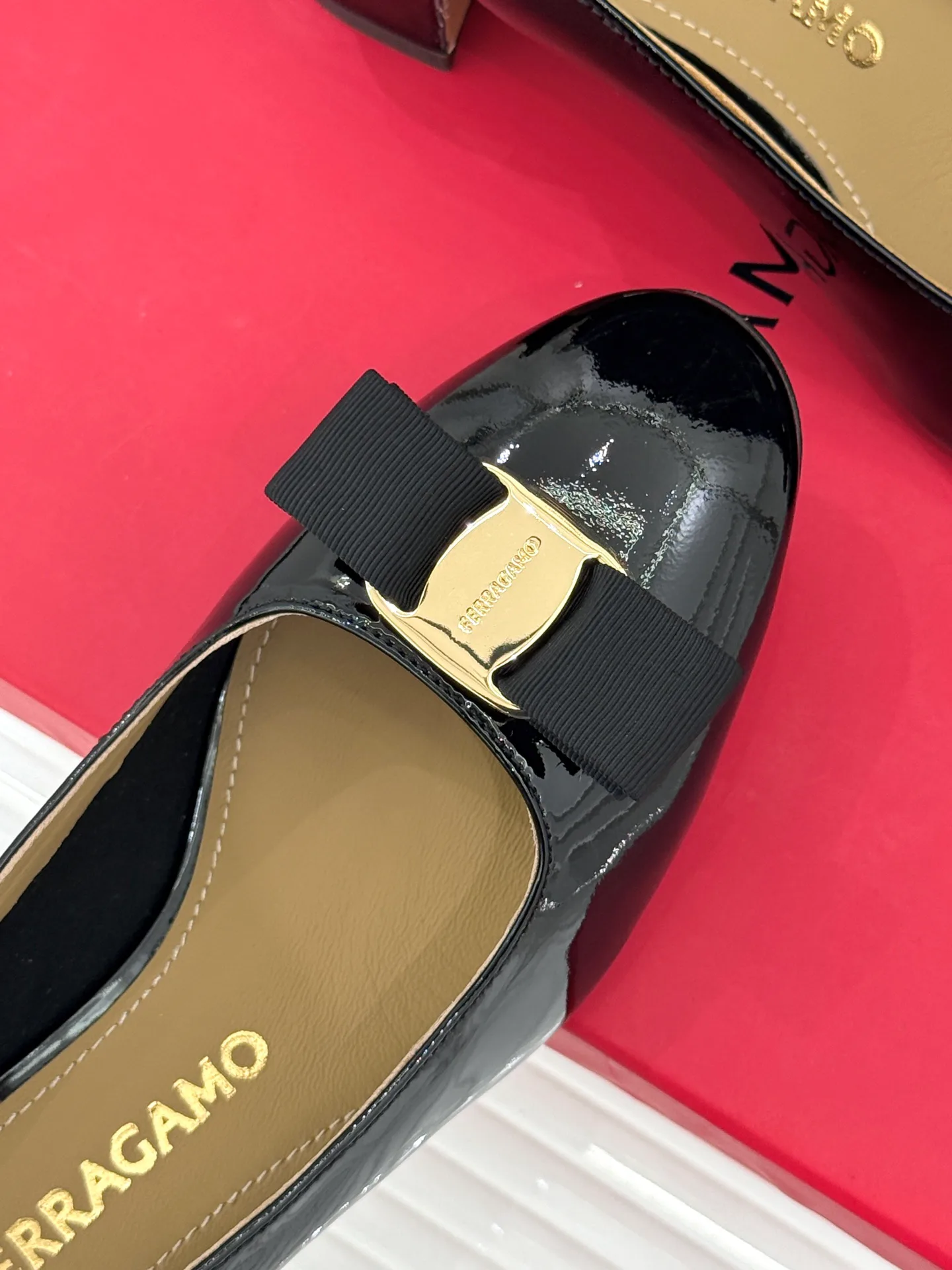 Туфли Женские Salvatore Ferragamo 13433069