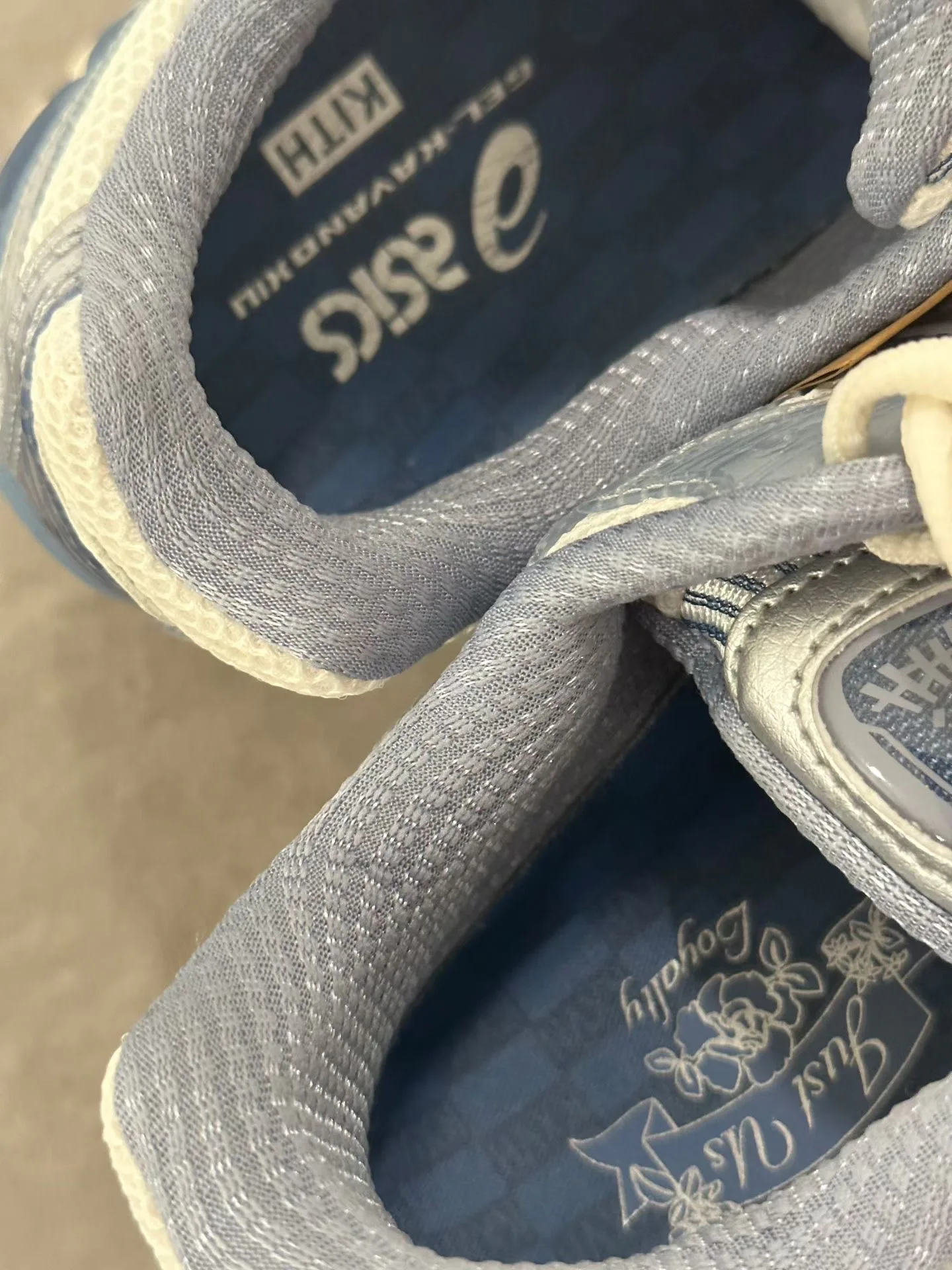 Кроссовки Женские Asics 17065419