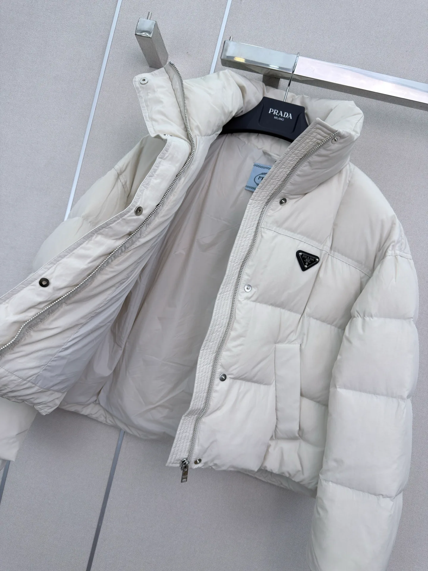 Куртки И Пуховики Женские Prada 19589745