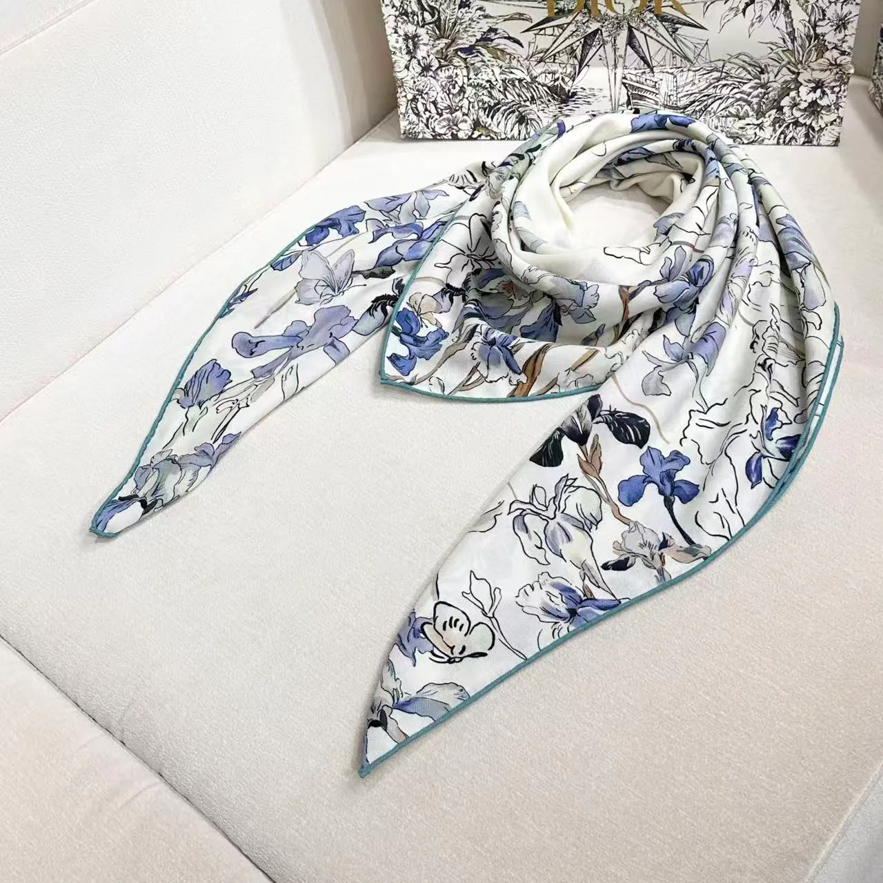 Платки Christian Dior 18322238