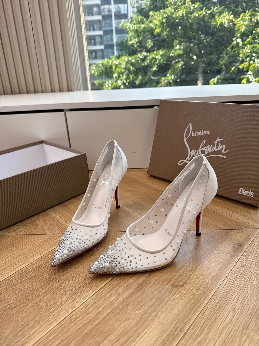 Туфли Женские Christian Louboutin 17480777