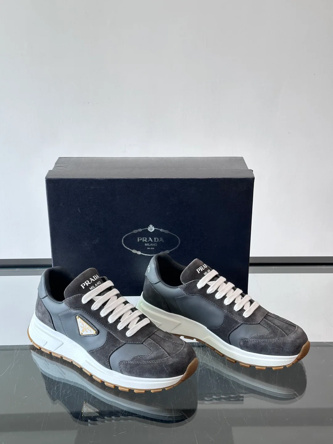 Кроссовки Женские Prada 829899