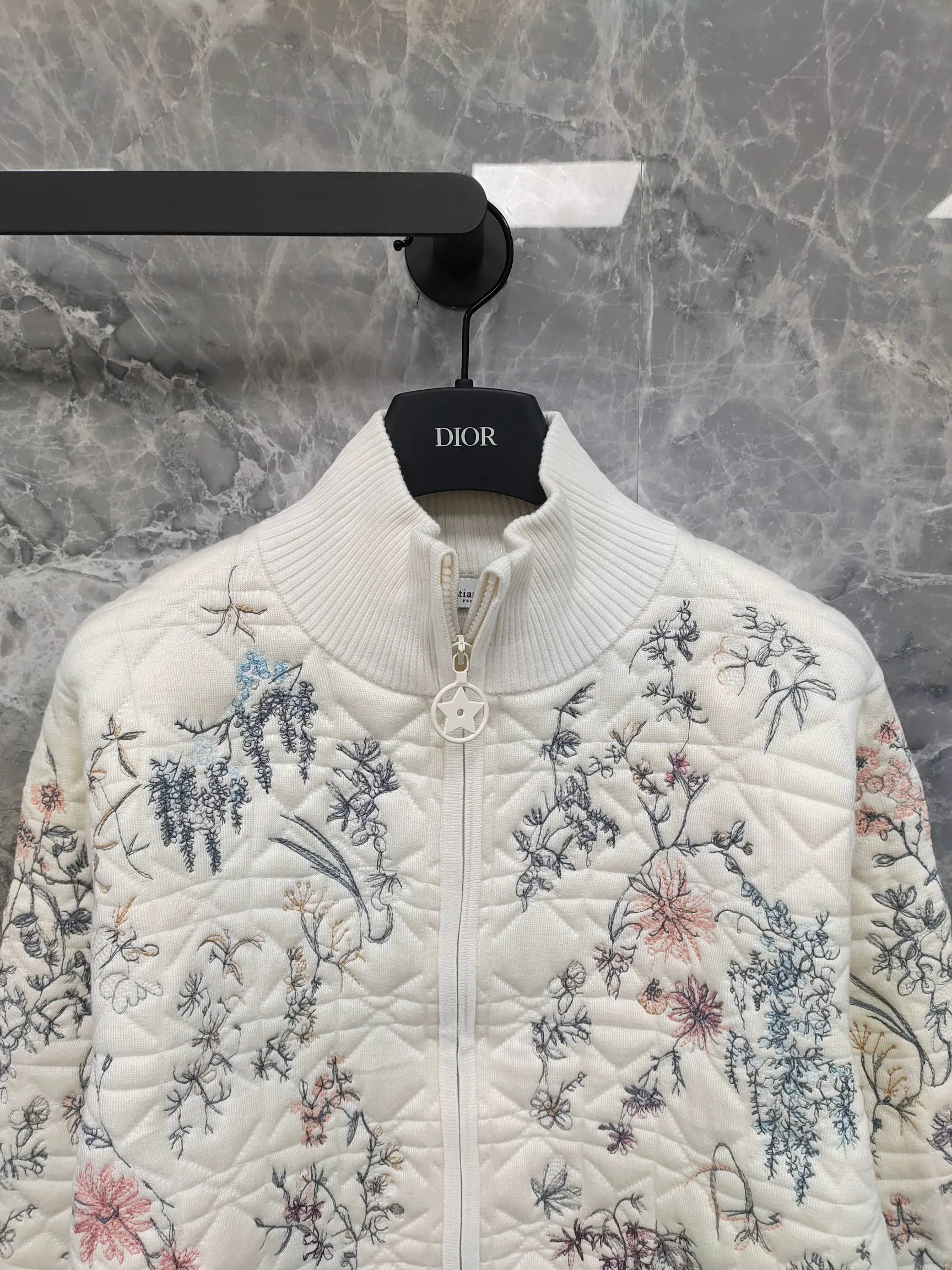 Куртки И Пуховики Женские Christian Dior 17914042