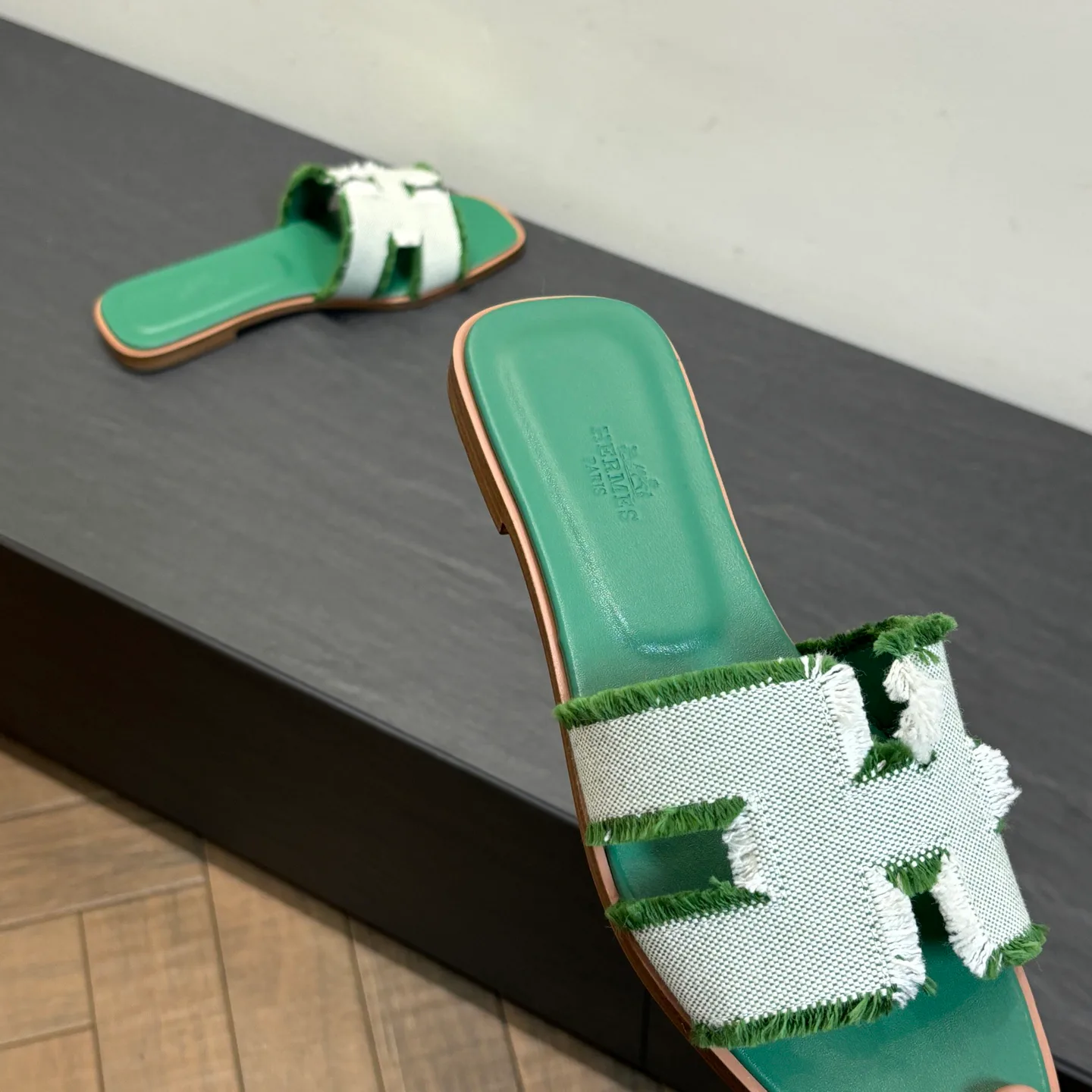 Шлепанцы Женские Hermes 1823105