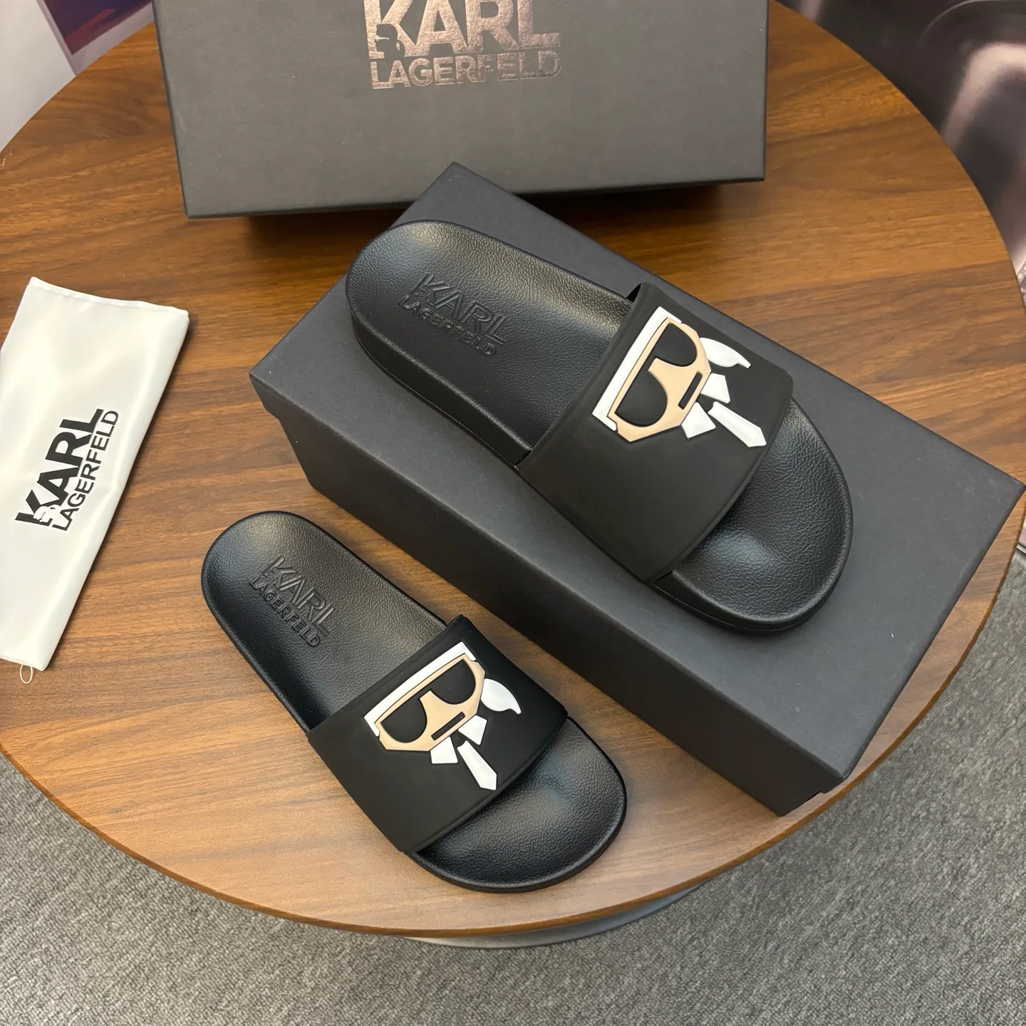 Шлепанцы Женские Karl Lagerfeld 10776056