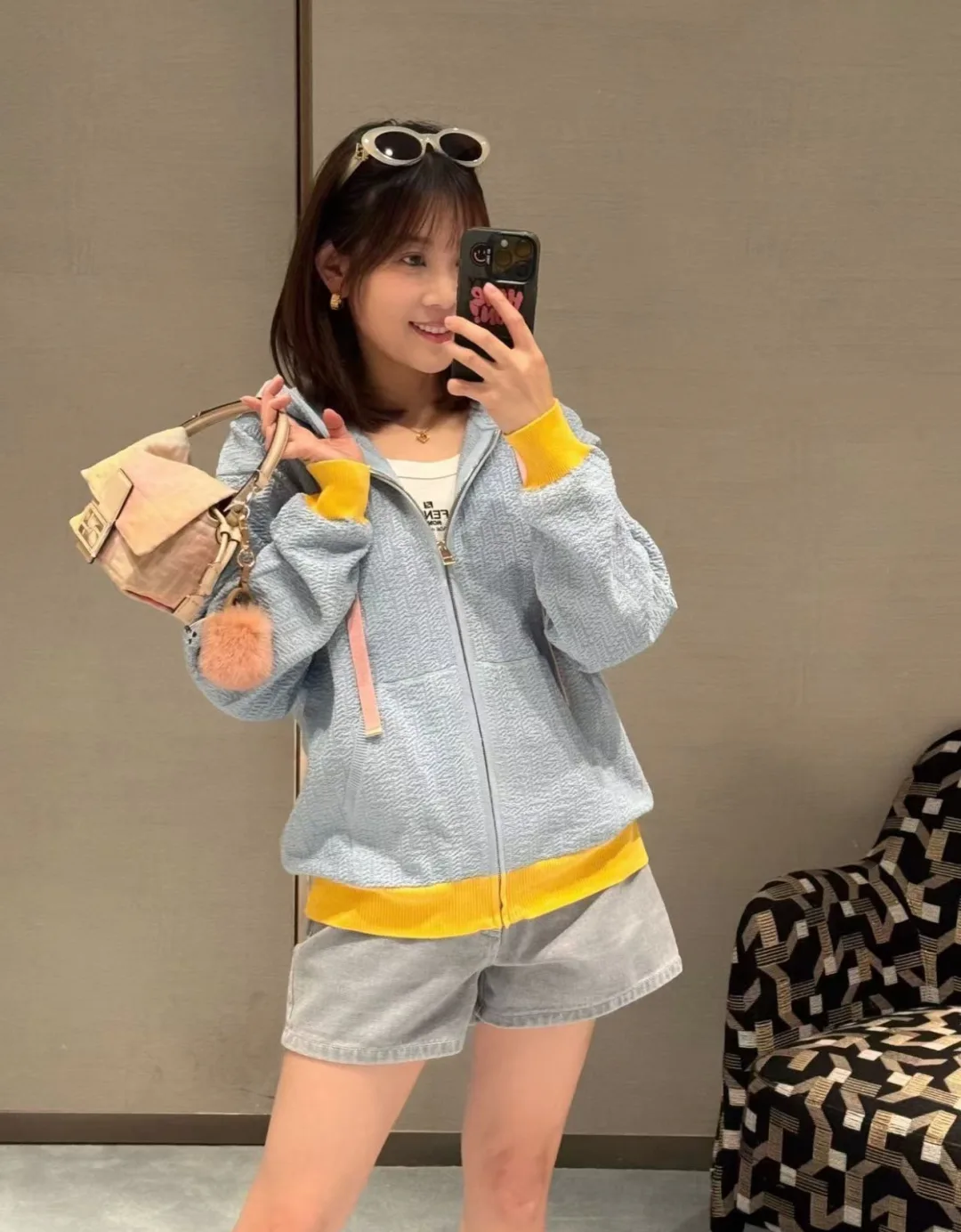 Куртки И Пуховики Женские Fendi 11683716