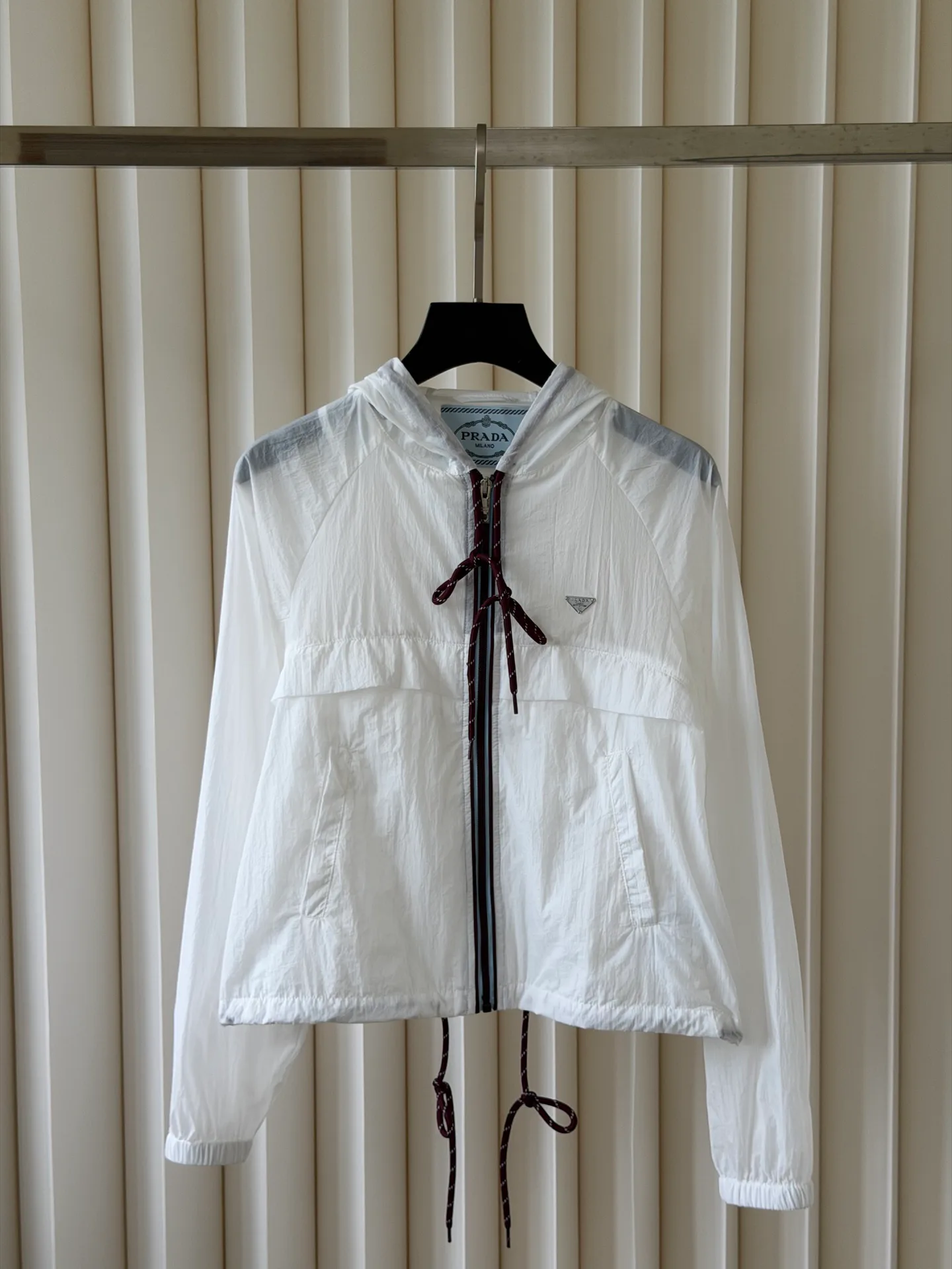 Куртки И Пуховики Женские Prada 17612844