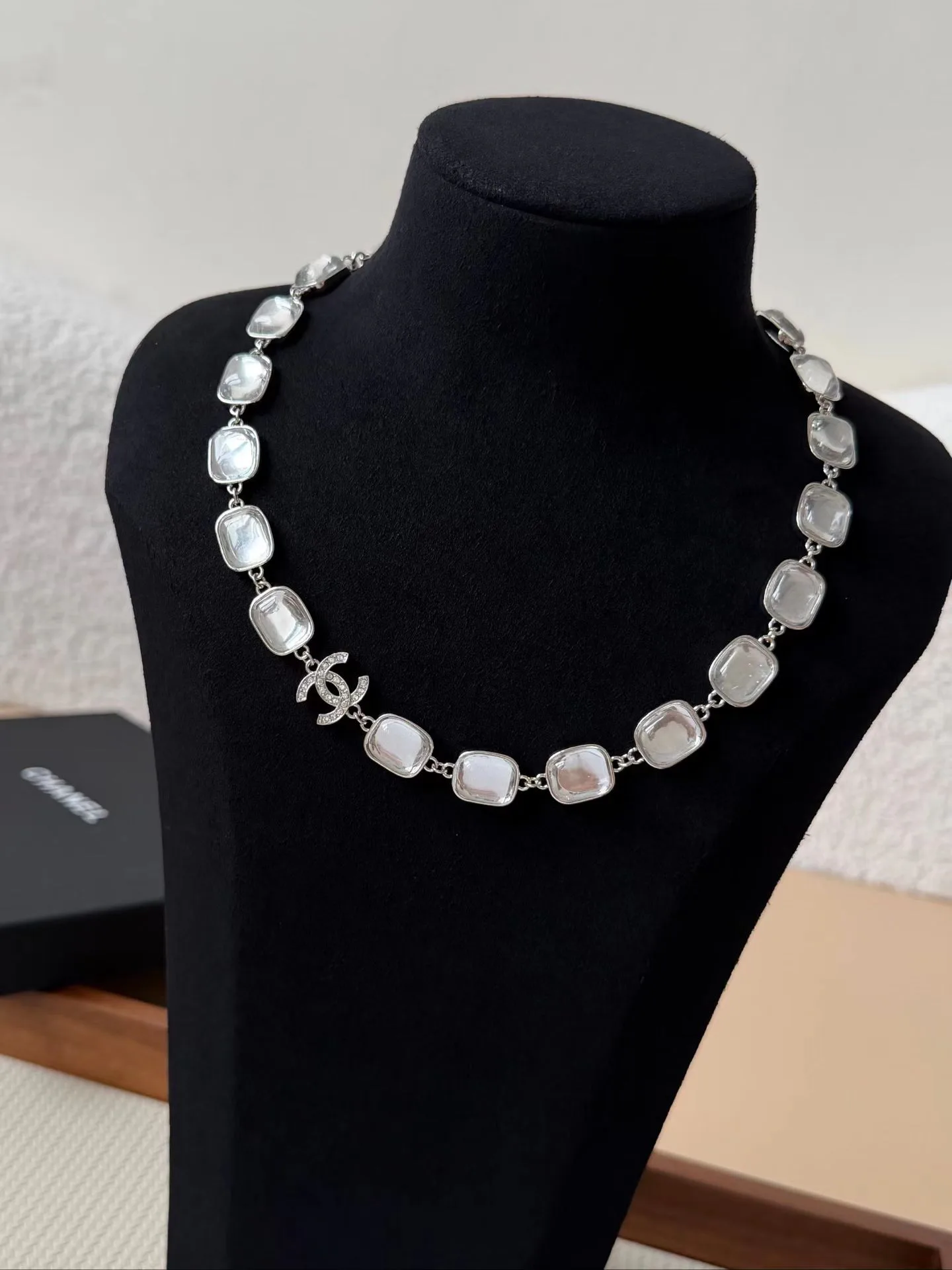 Бижутерия Chanel 18122707