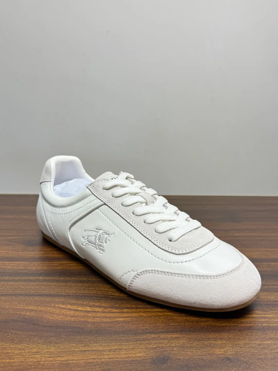 Кроссовки Женские Burberry 19716351