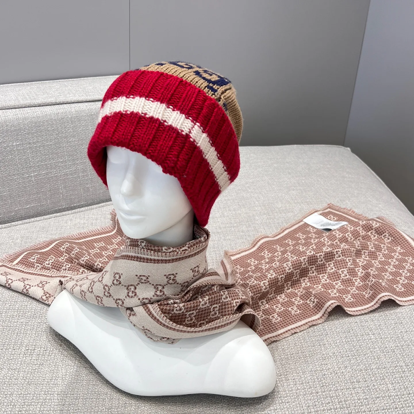 Шарфы Gucci 17992011