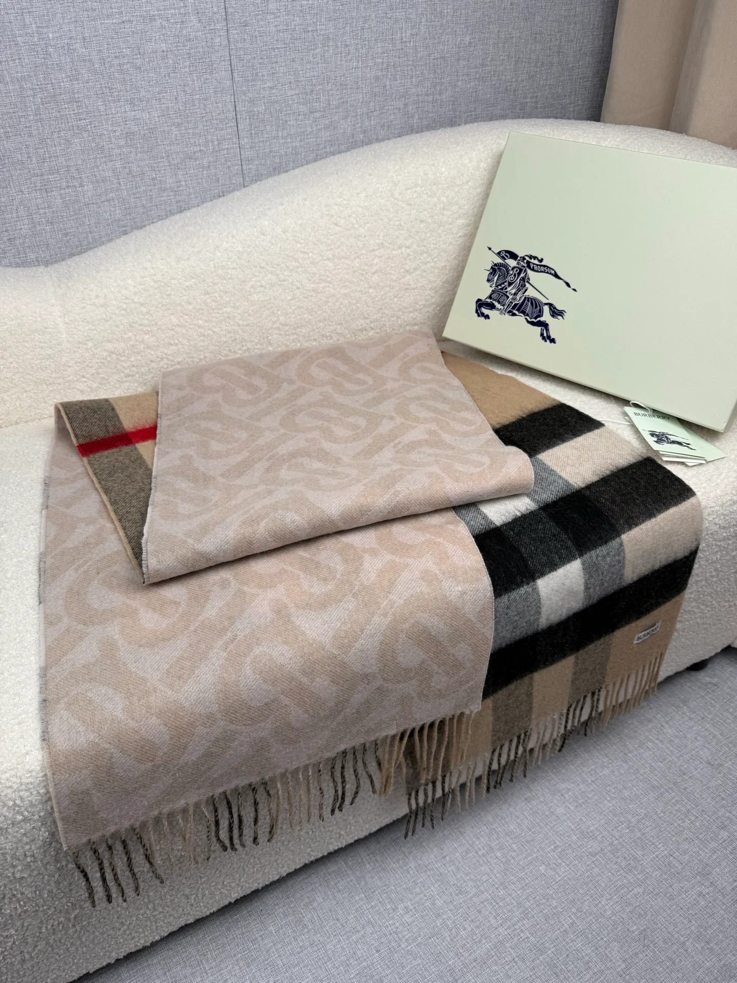 Шарфы Burberry 5901036