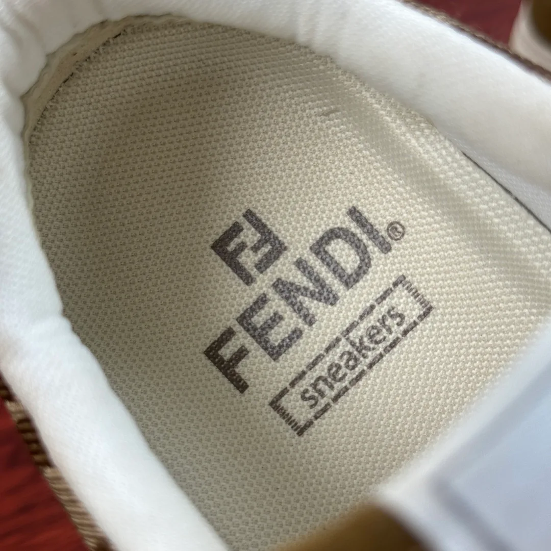Кроссовки Женские Fendi 18119033