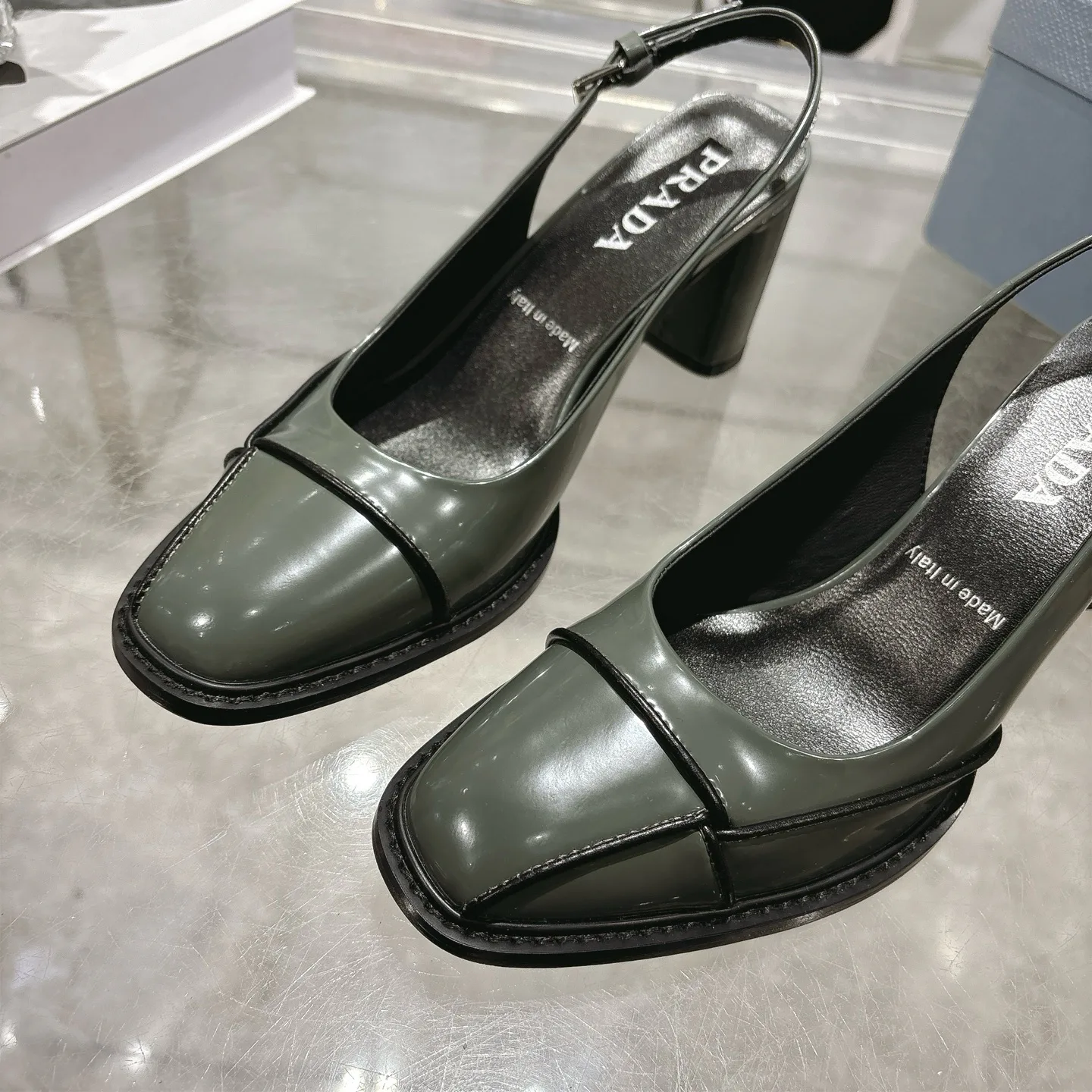 Босоножки Женские Prada 18104779