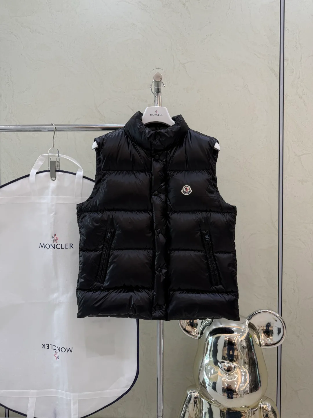 Жилеты Женские Moncler 18052717