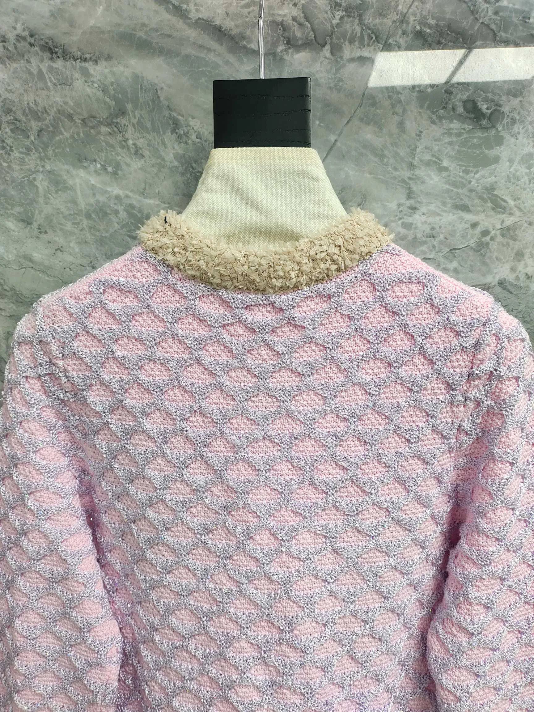 Куртки И Пуховики Женские Chanel 1735396
