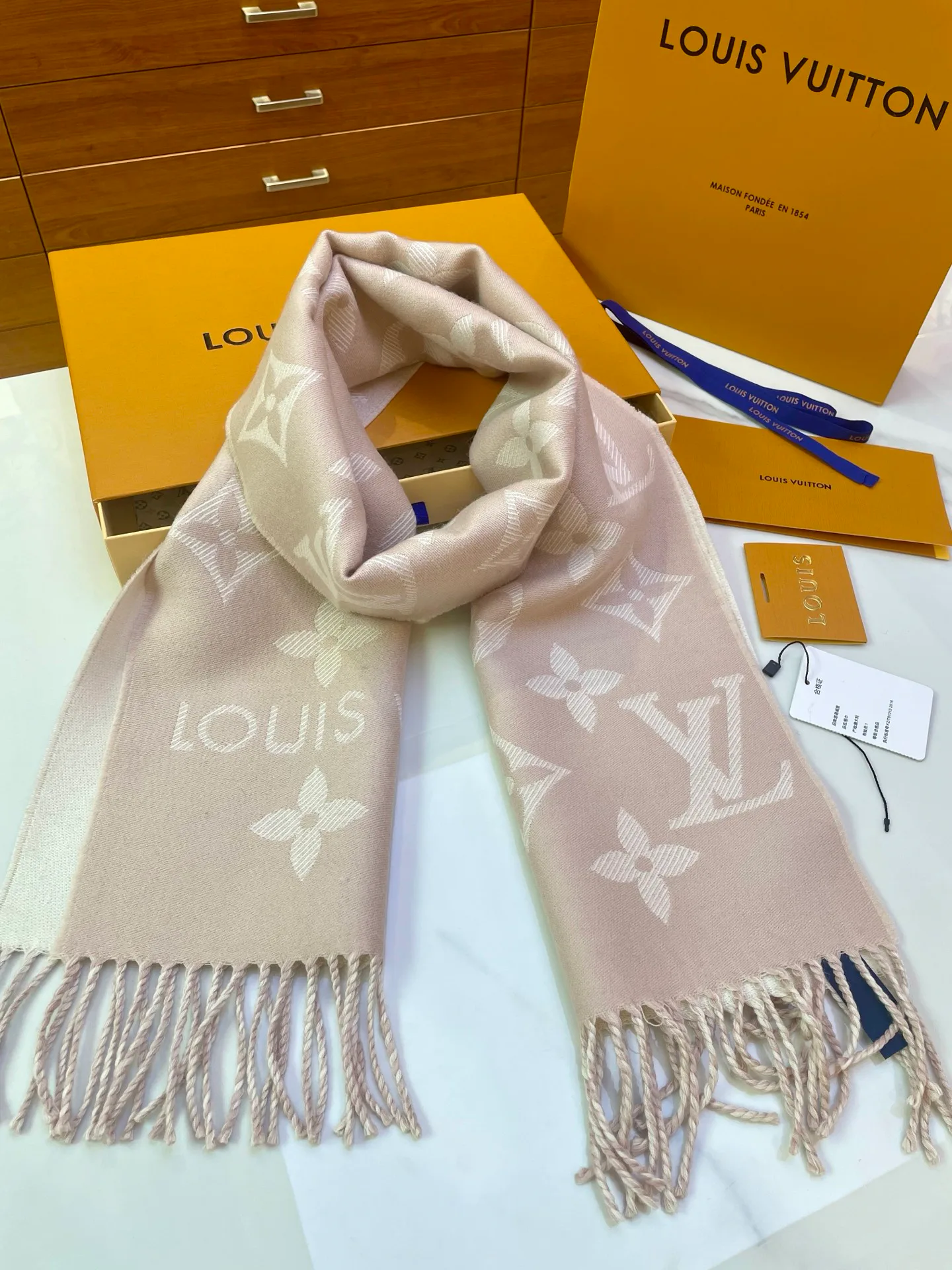 Шарфы Louis Vuitton 3881131