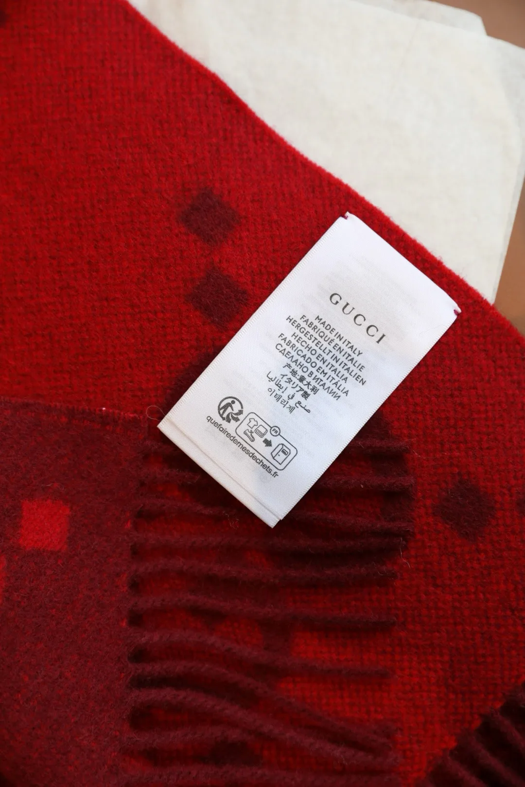 Шарфы Gucci 18265973