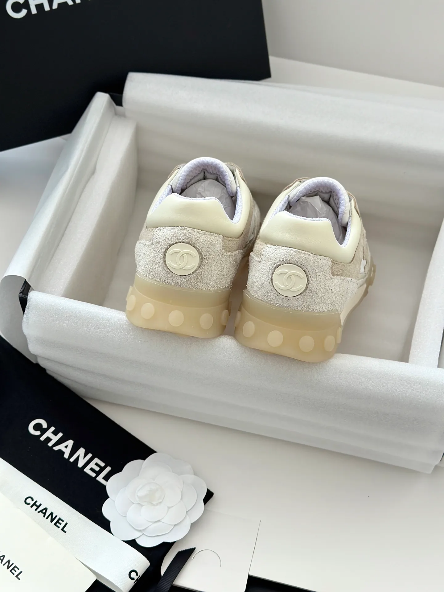 Кроссовки Женские Chanel 18765001