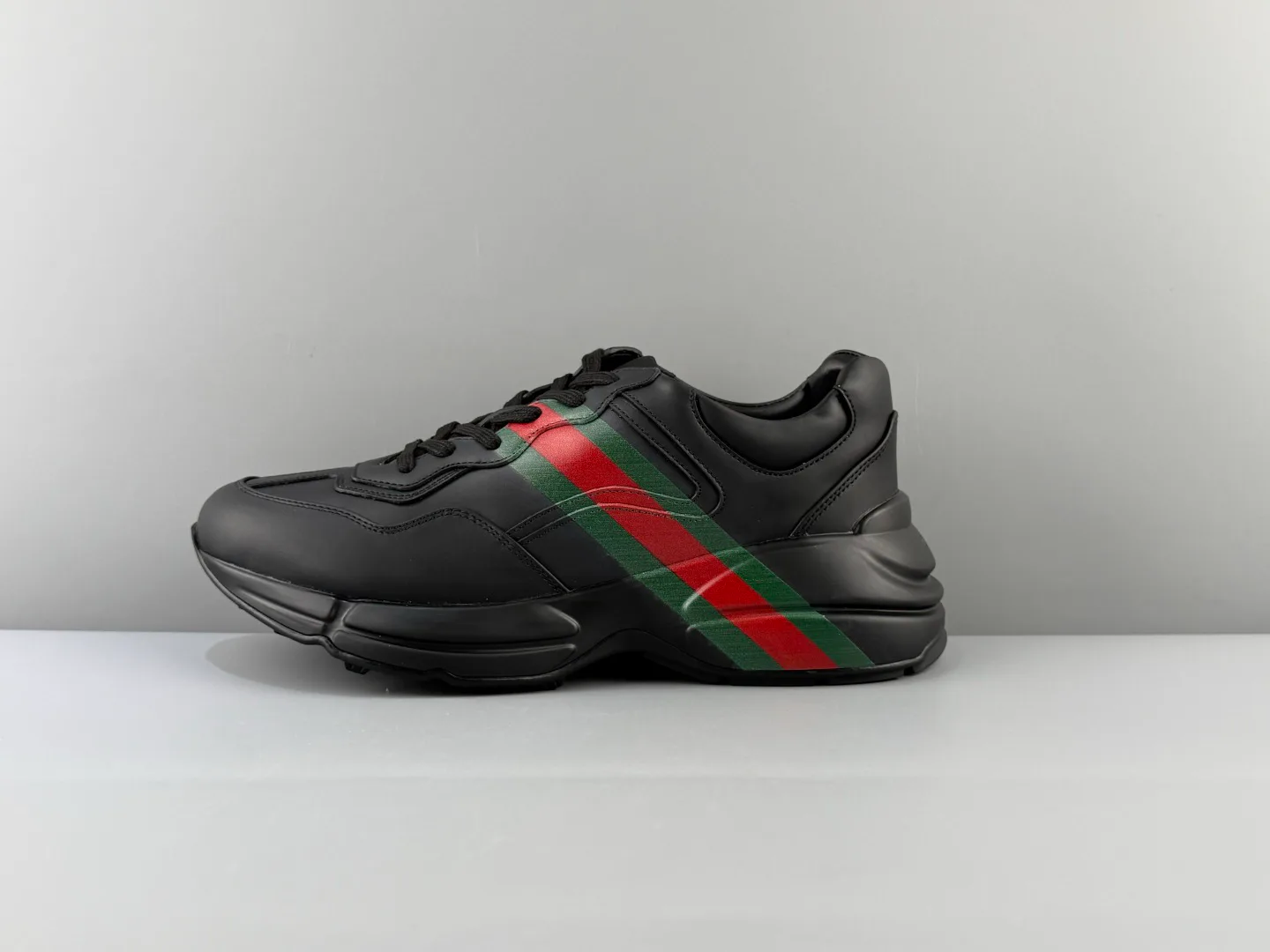 Кроссовки Женские Gucci 18583675