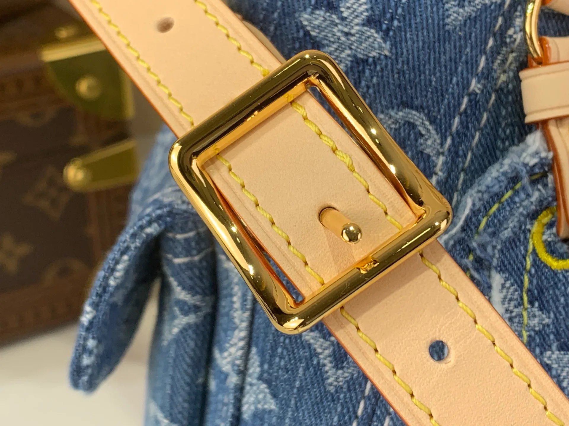 Сумки На Ремне Женские Louis Vuitton 11727936