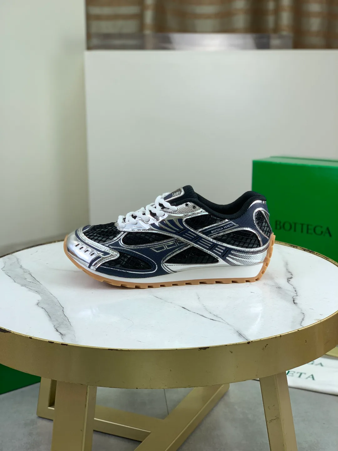 Кроссовки Женские Bottega Veneta 18365169