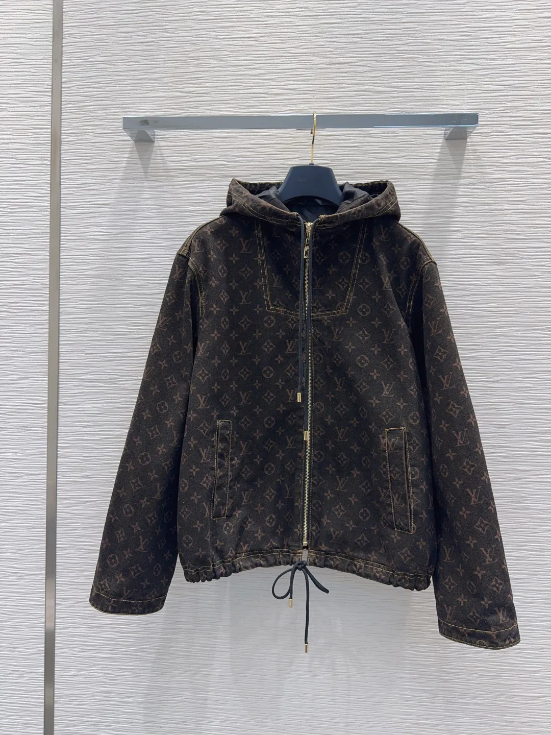 Куртки И Пуховики Женские Louis Vuitton 19284128