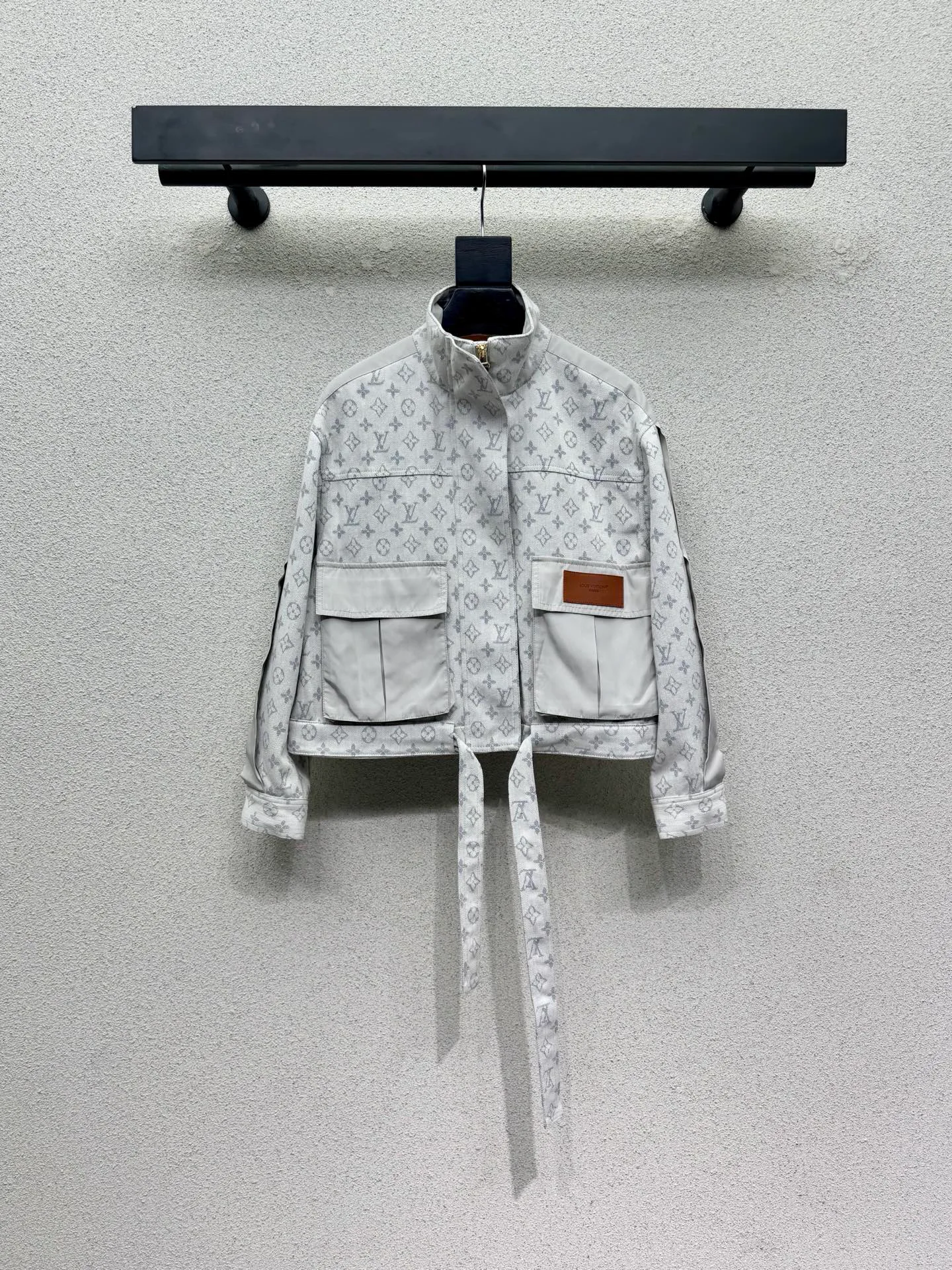 Куртки И Пуховики Женские Louis Vuitton 18327884
