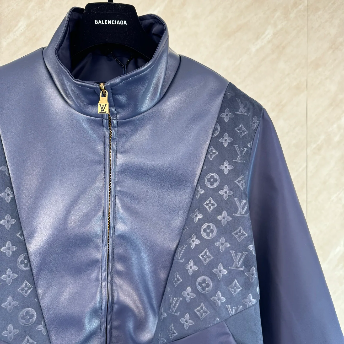 Куртки И Пуховики Женские Louis Vuitton 869277