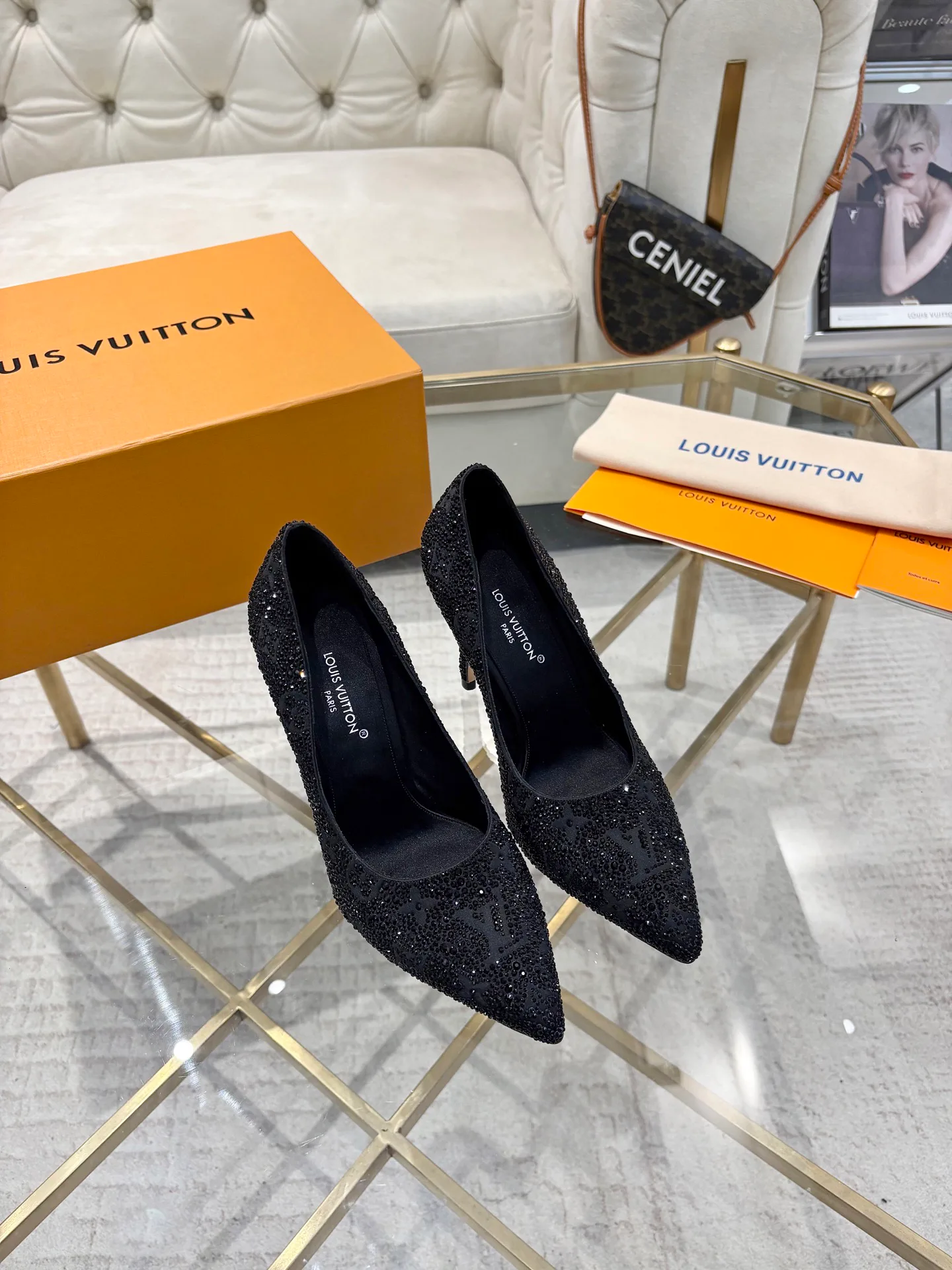 Туфли Женские Louis Vuitton 18120873