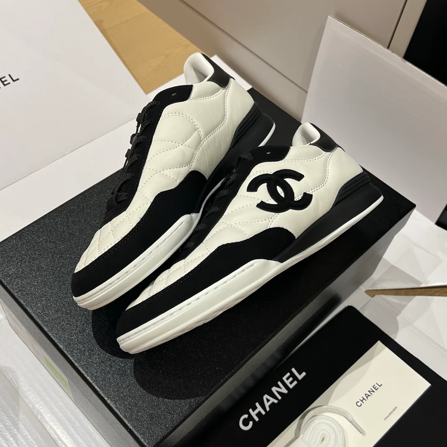 Кроссовки Женские Chanel 13358591