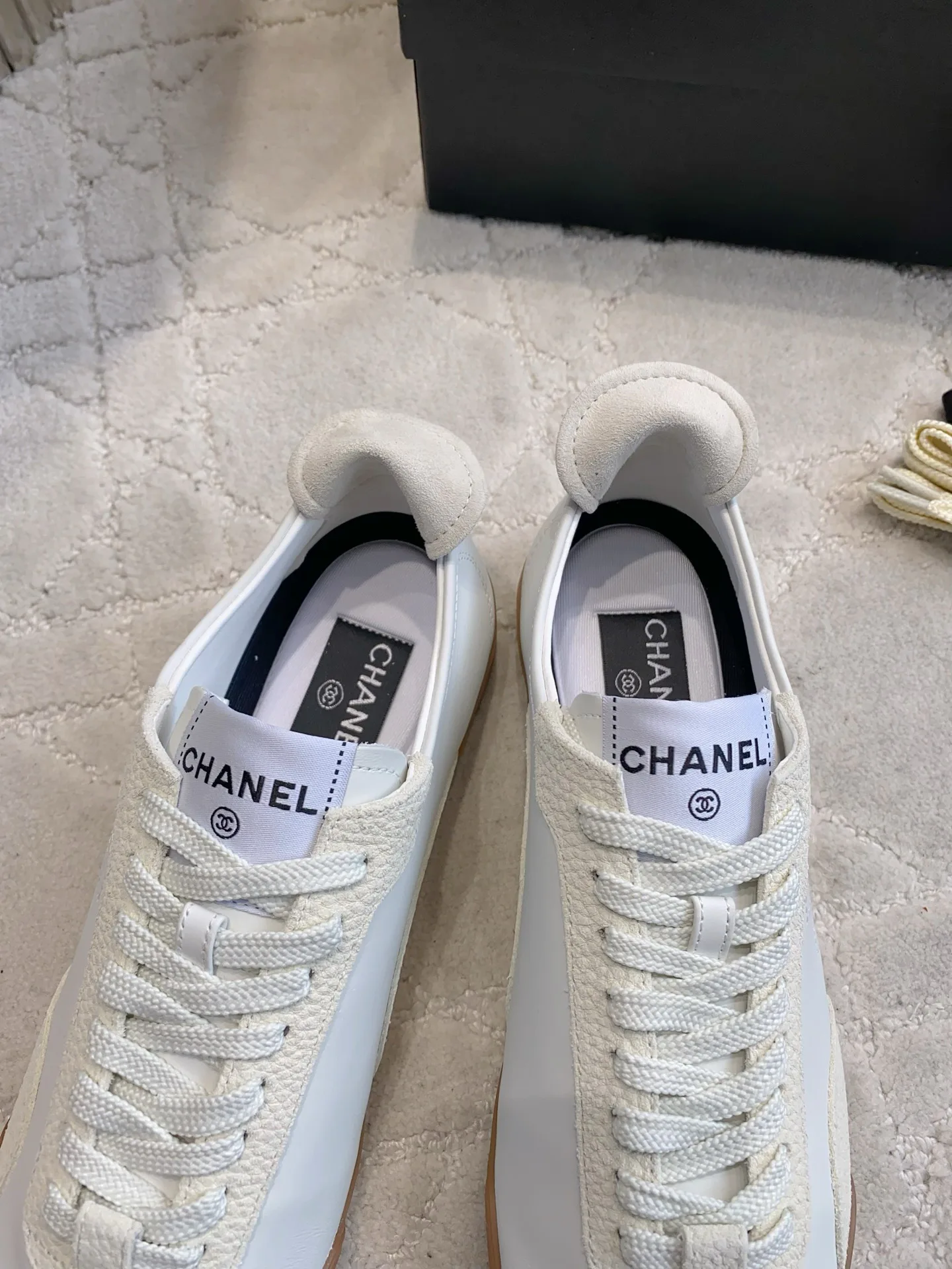 Кроссовки Женские Chanel 17936573