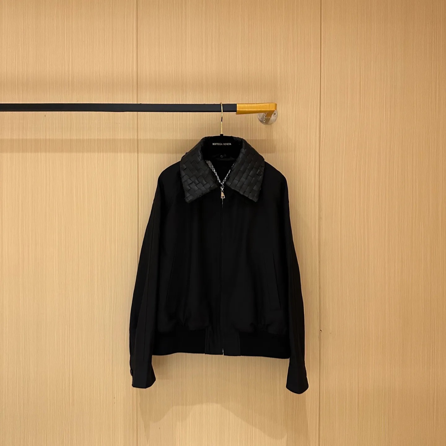 Кожаные Куртки И Дублёнки Женские Bottega Veneta 10037733