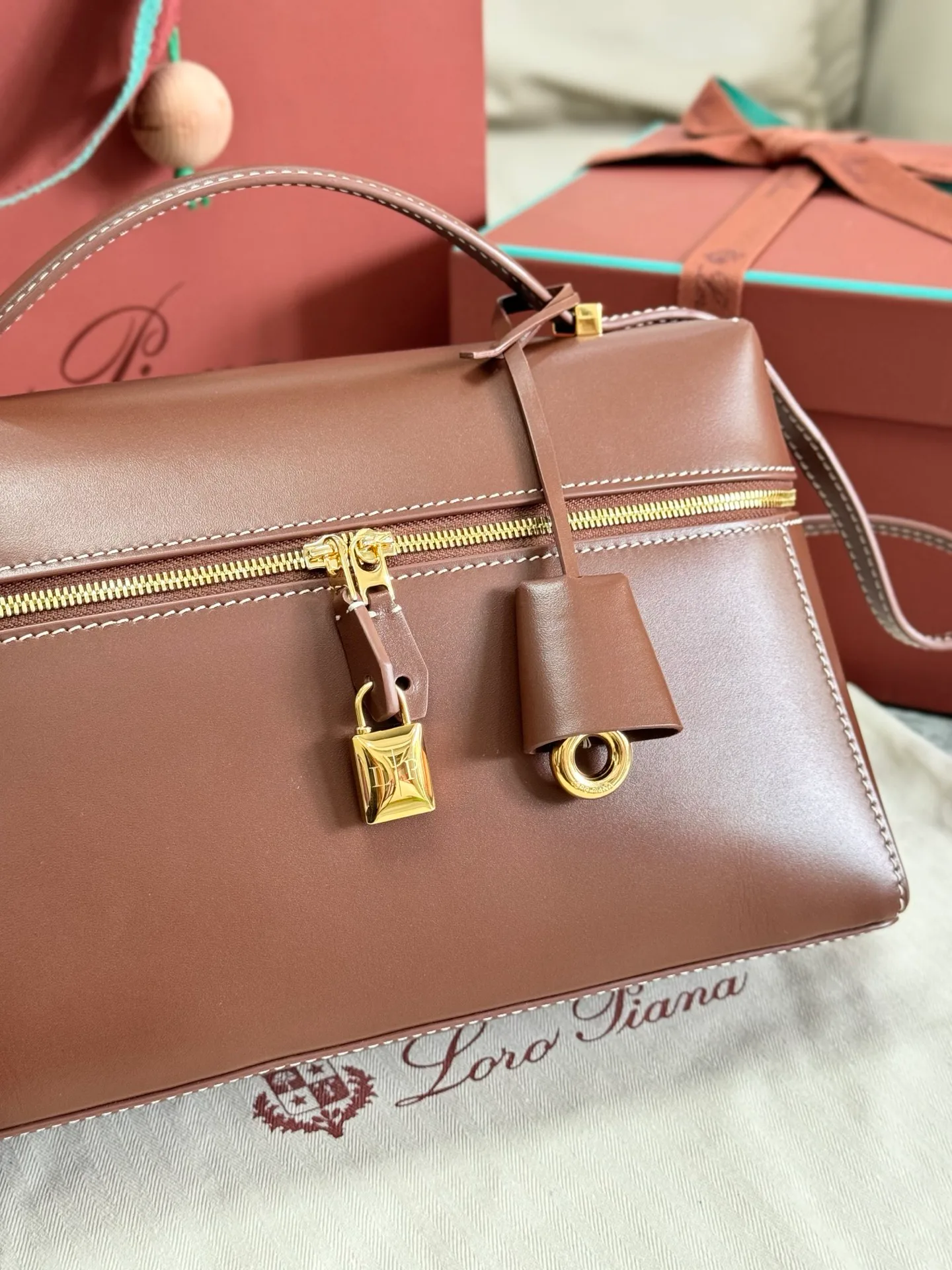 Классические Сумки Женские Loro Piana 17565047