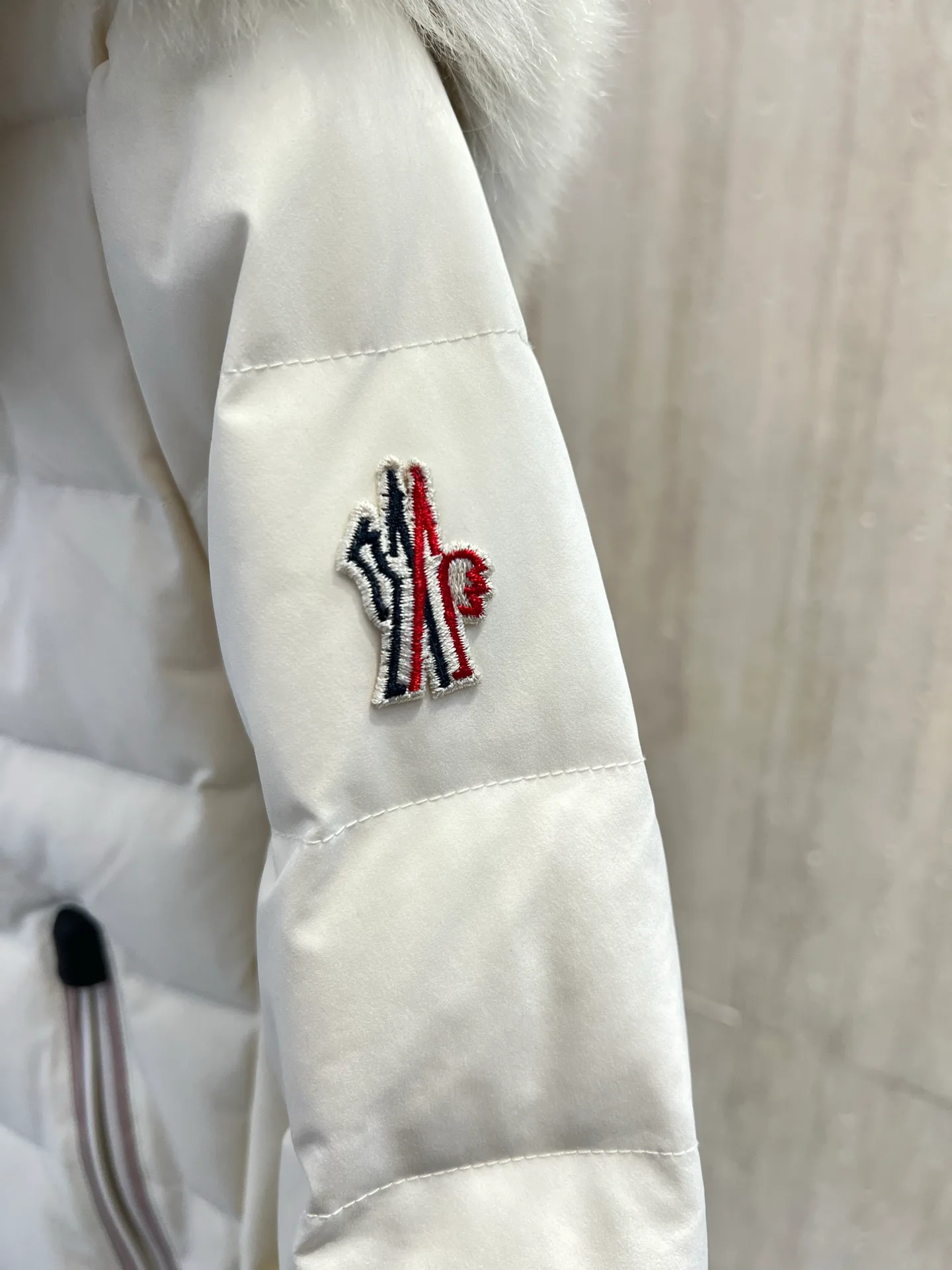 Куртки И Пуховики Мужские Moncler 18231582