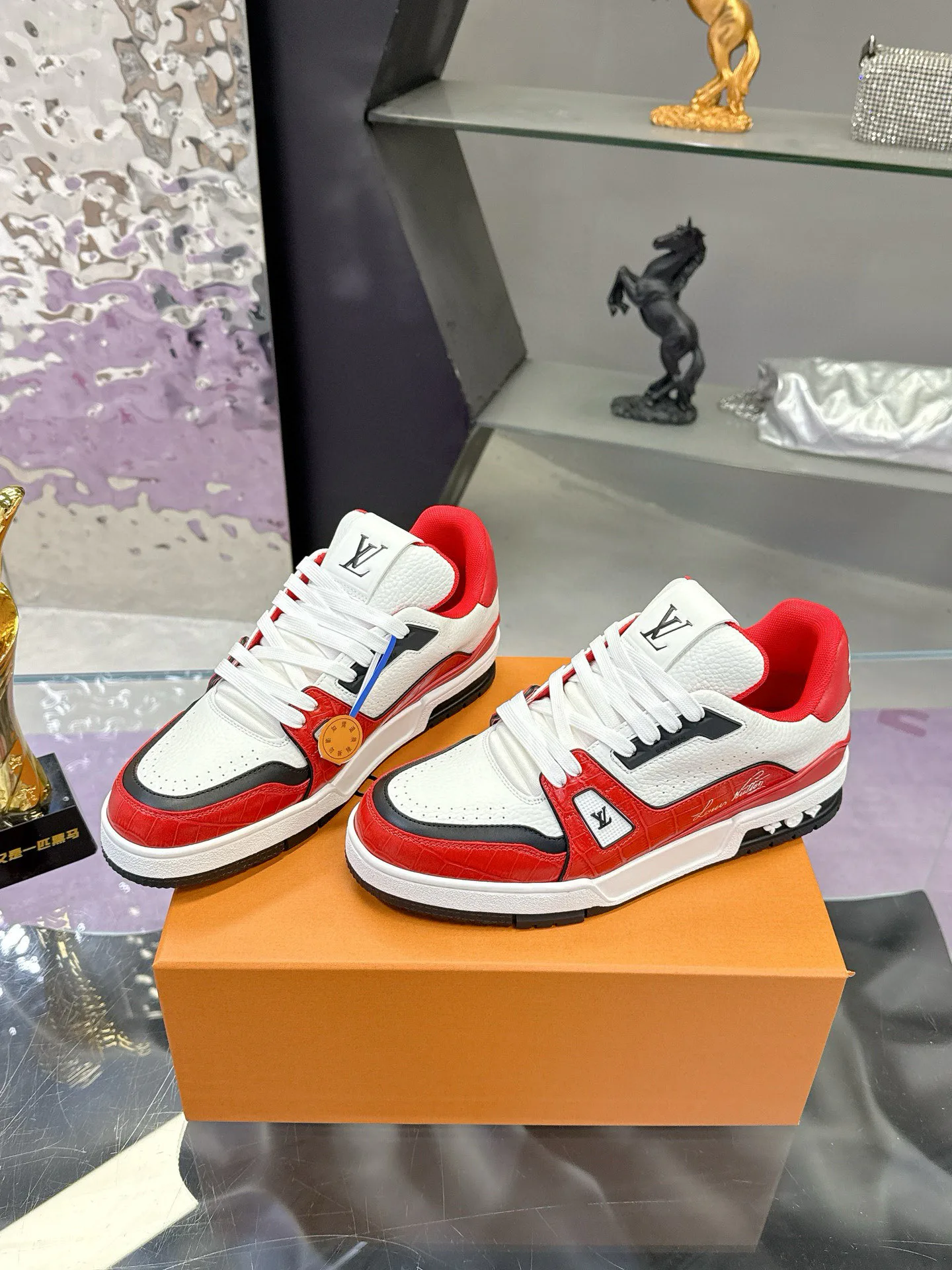 Кроссовки Женские Louis Vuitton 604326