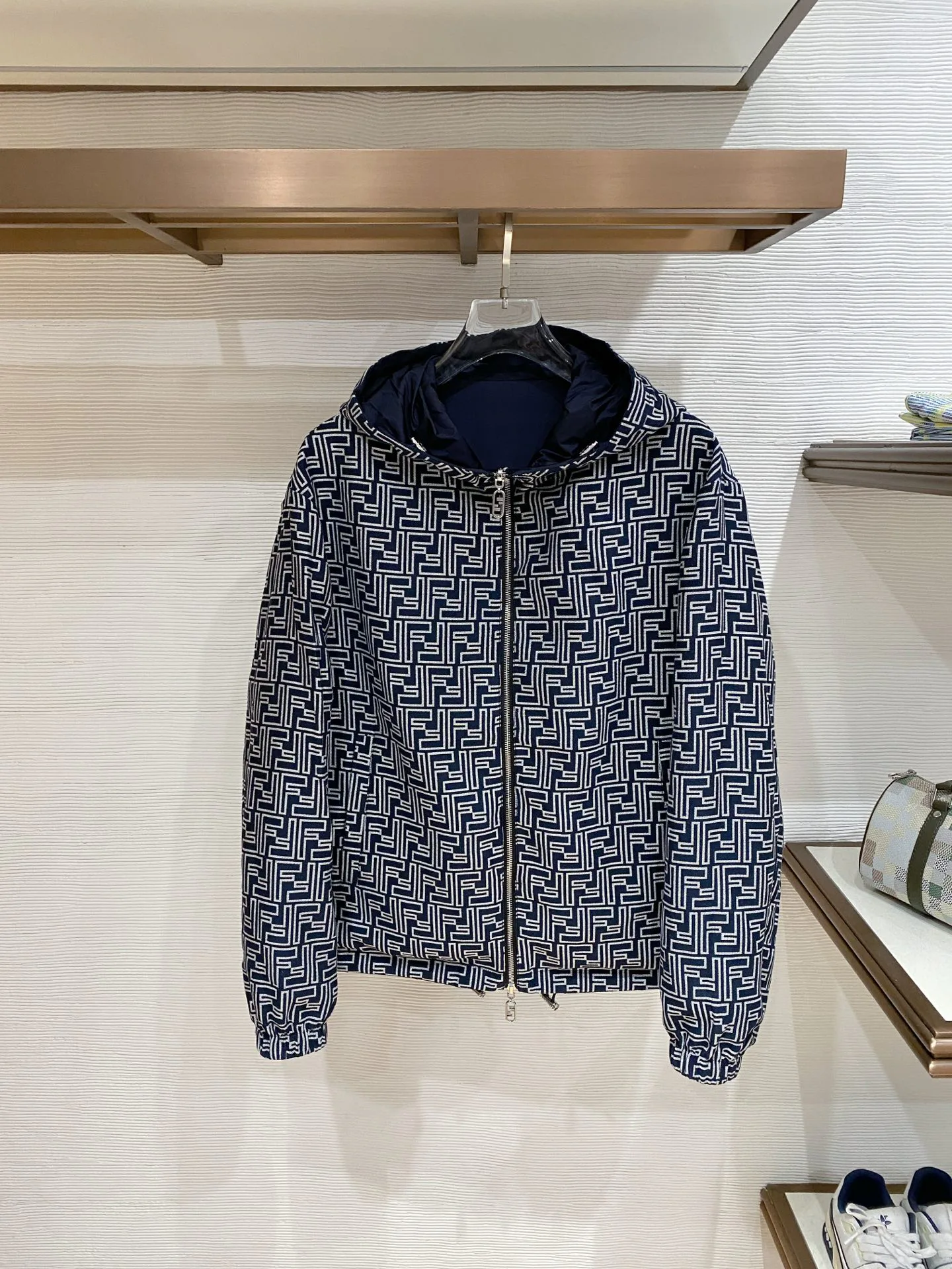 Куртки И Пуховики Мужские Fendi 10271868